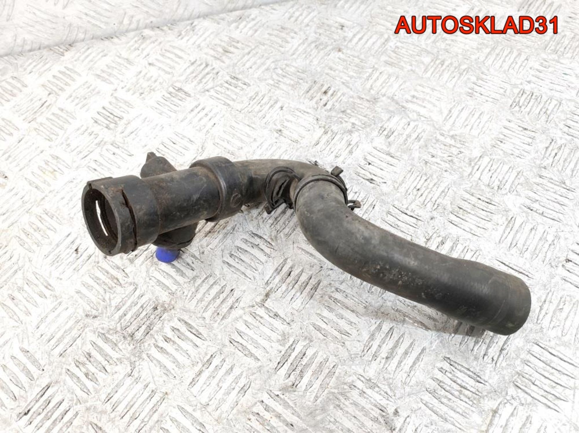 Патрубок радиатора Audi A6 C5 2,5 Дизель 4B0121049D, 1000 рублей, Дубовое