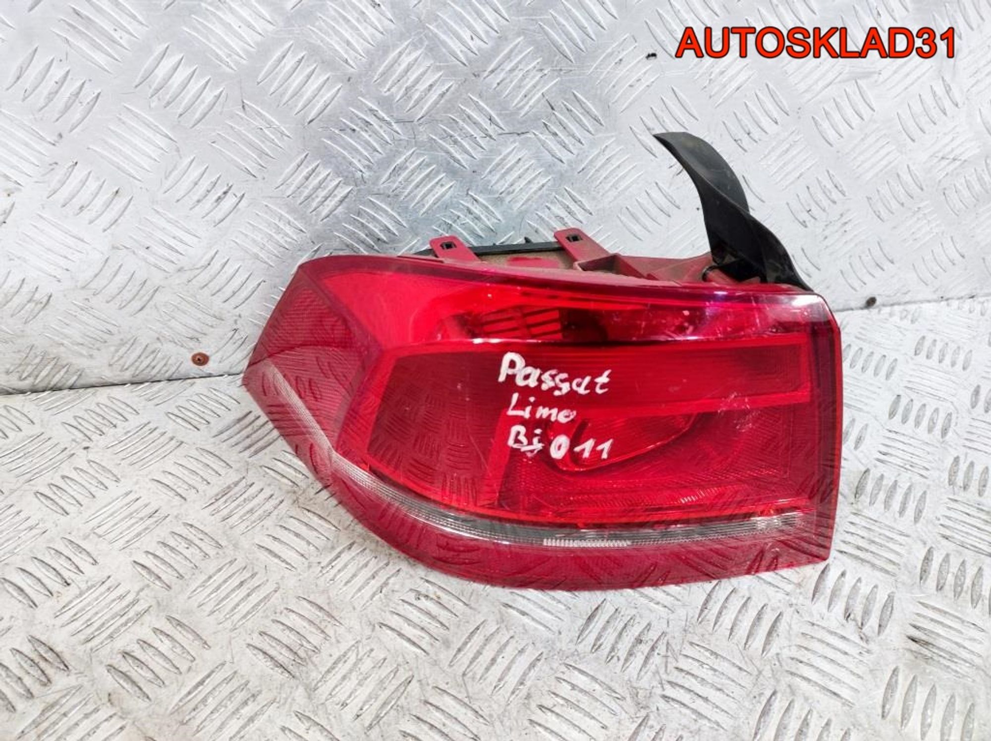 Фонарь задний левый VW Passat B7 3AE945095F Седан, 6500 рублей, Дубовое