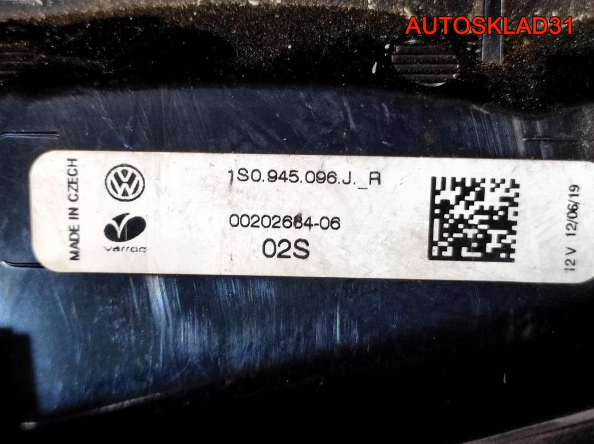 Фонарь задний правый Volkswagen up! 121 2019 1S0945096J, 5400 рублей, Дубовое