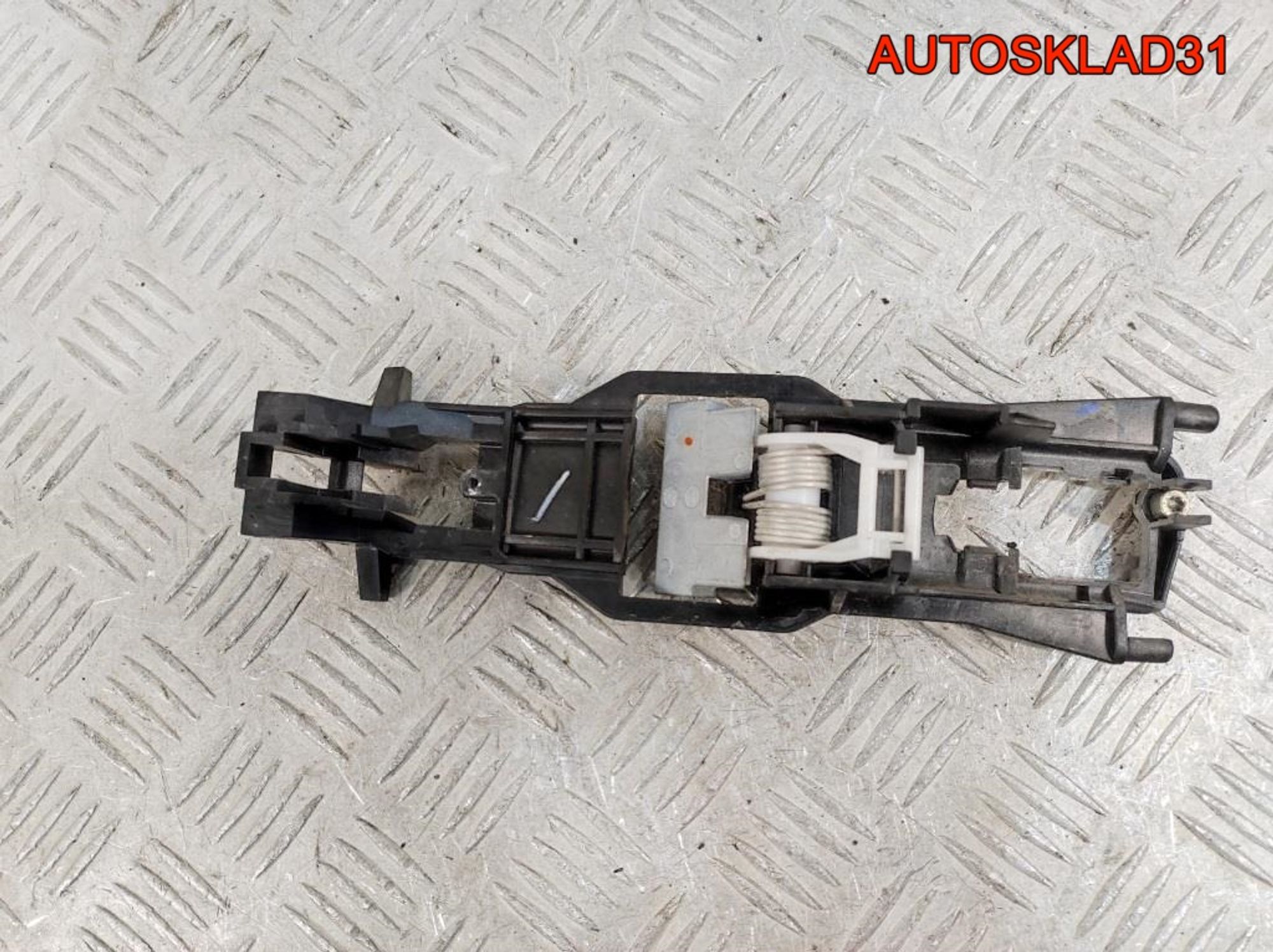 Кронштейн ручки передней правой Mercedes W211, 500 рублей, Дубовое