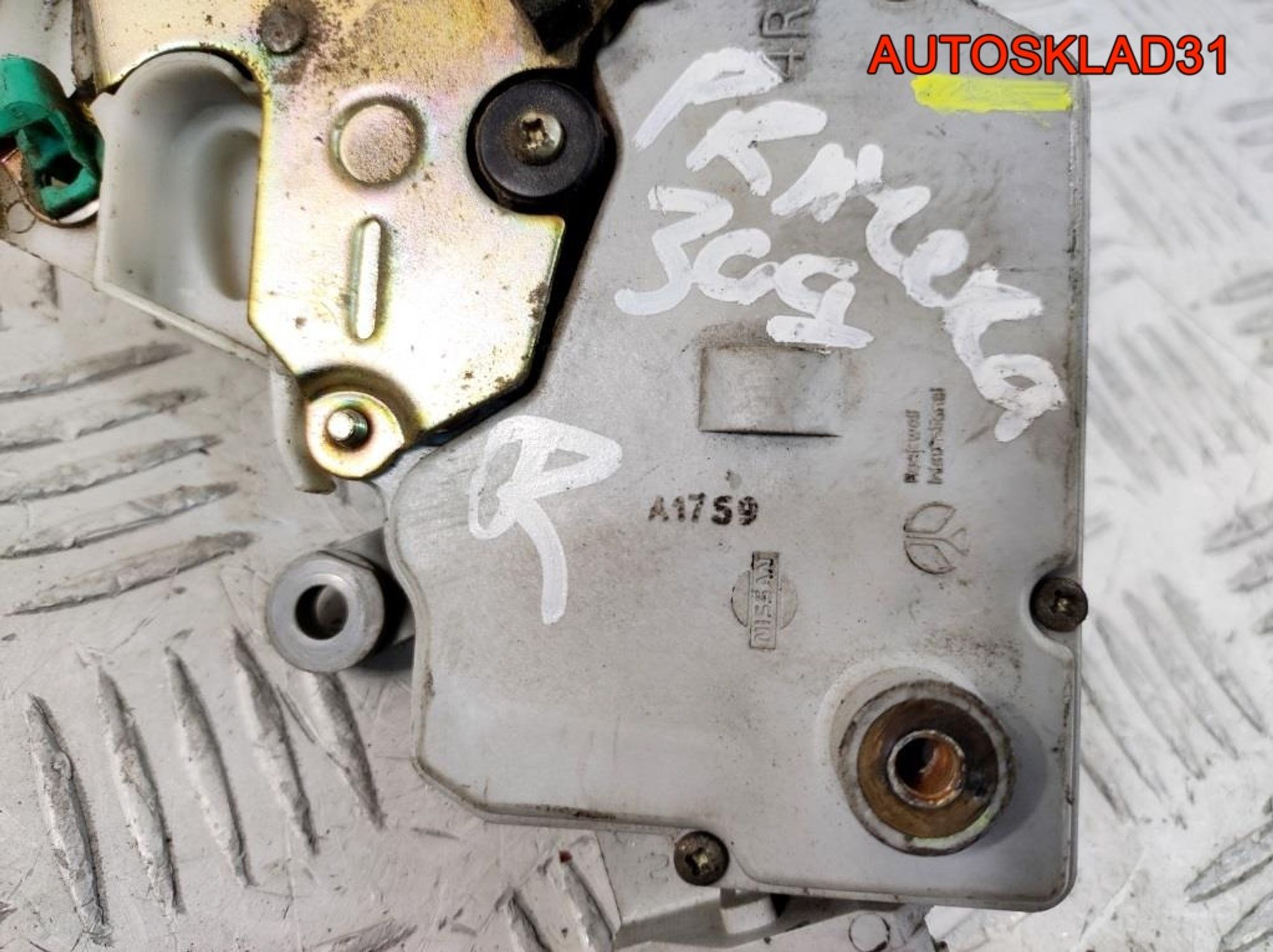 Замок двери задней правой Nissan Primera P11 825022F000, 1000 рублей, Дубовое