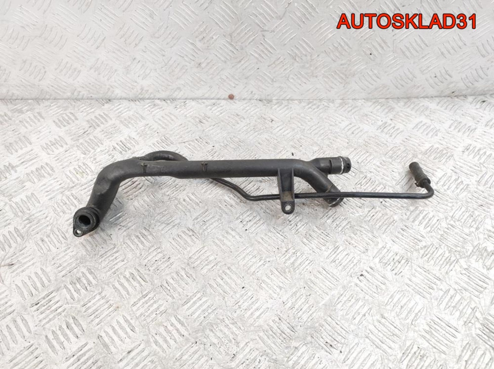 Трубка системы охлаждения Mercedes W203 M271.946 A2712001152, 3600 рублей, Дубовое