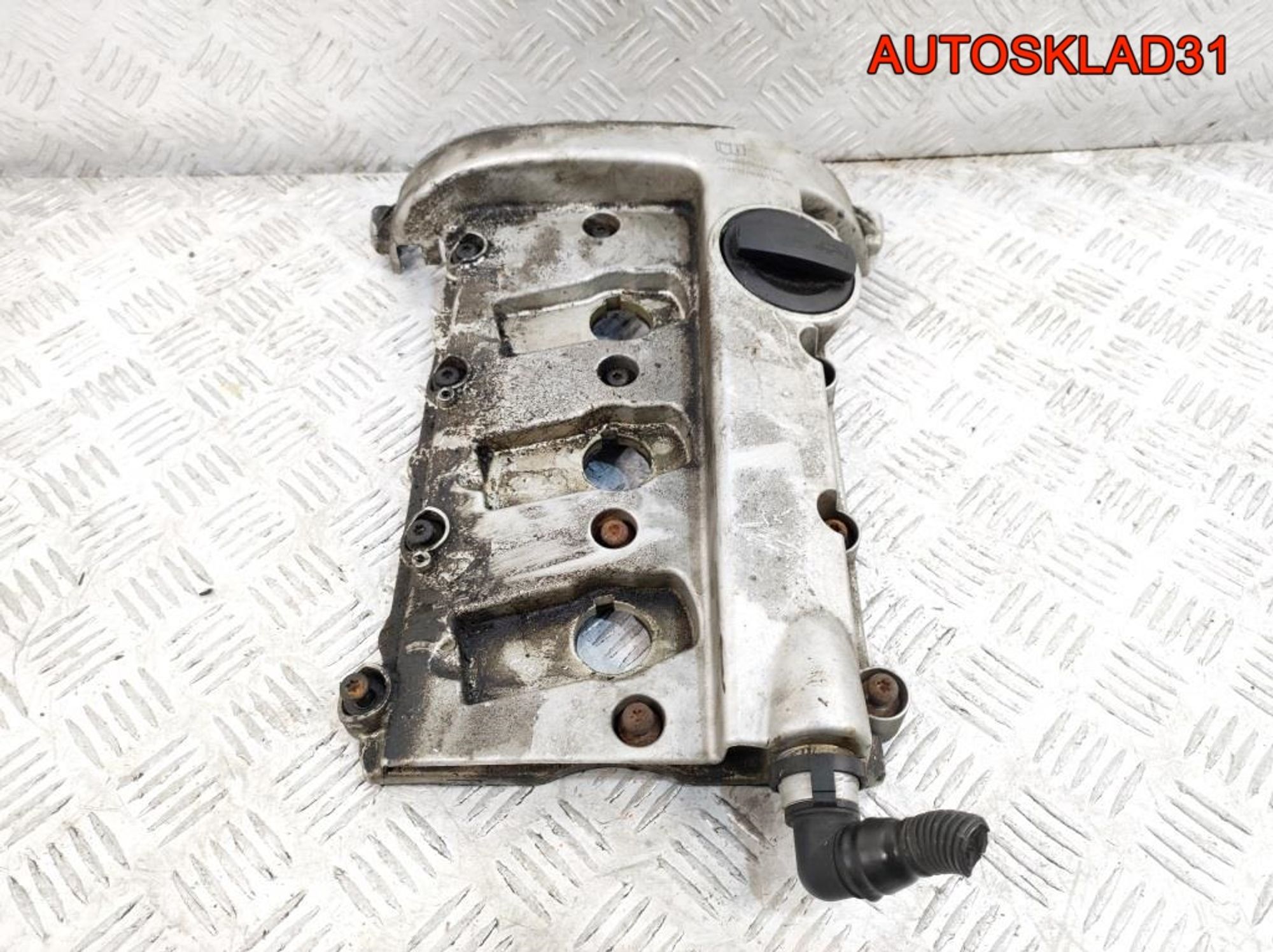 Крышка клапанная левая Audi A4 B6 3,0 ASN 06C103471F, 1500 рублей, Дубовое