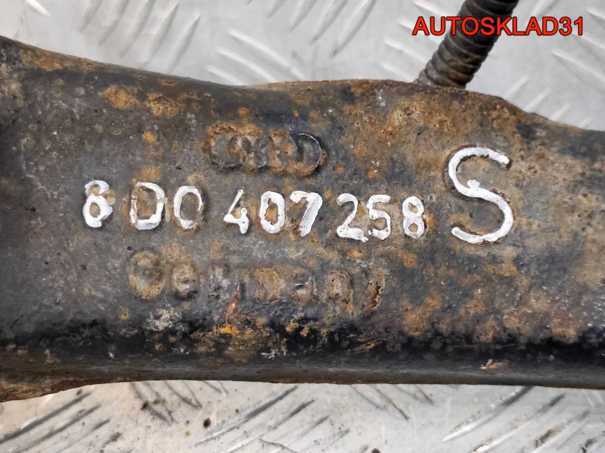 Кулак передний правый VW Passat B5 8D0407258S, 1200 рублей, Дубовое