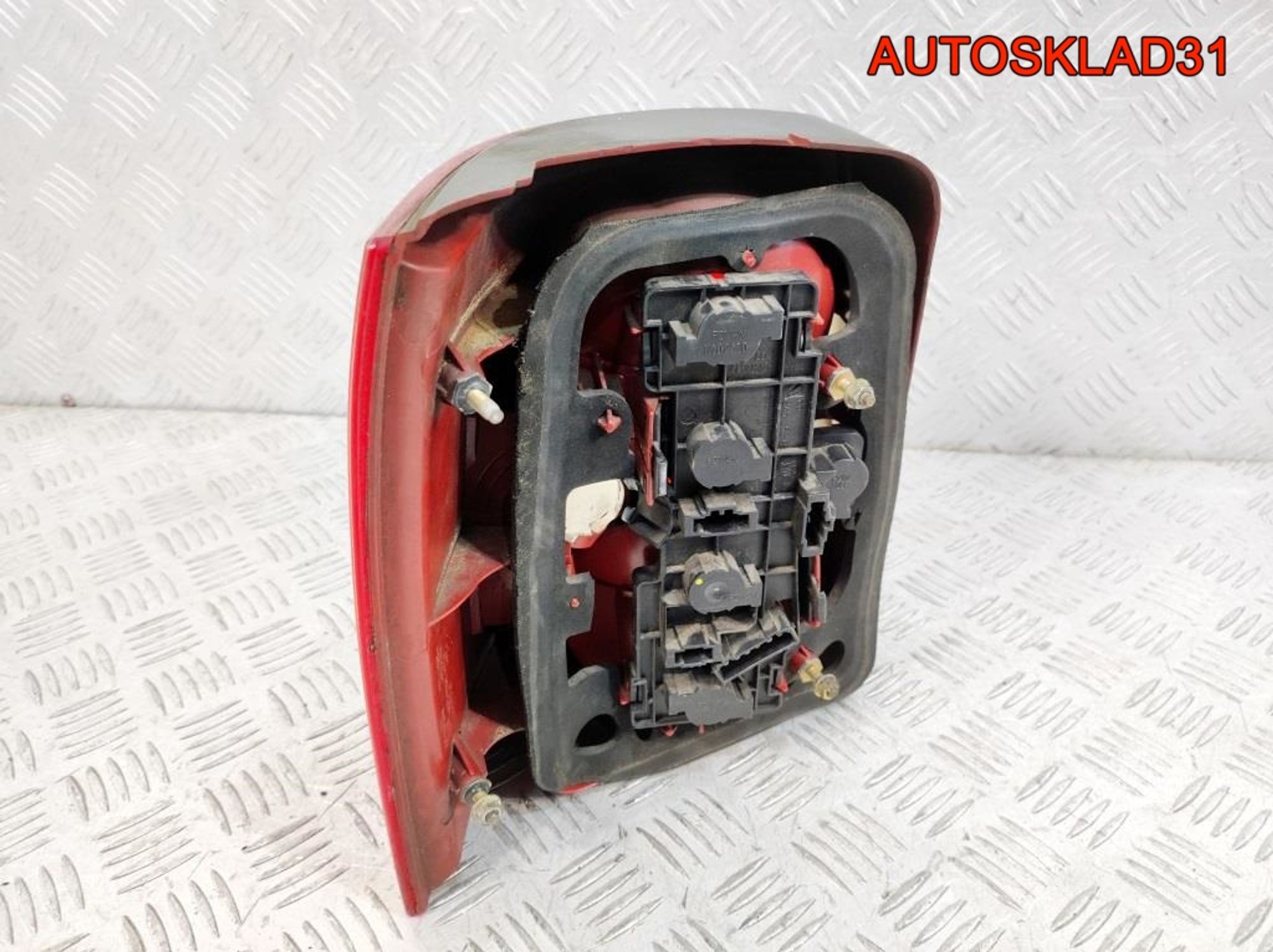 https://ycs.partsauto.market/partsauto-images/thmbs/userImages/edda01b21c13eaa6671738306aa09410/part/c9bee542-6813-4ee2-8986-c2598856e6e1_1781615859621.jpg