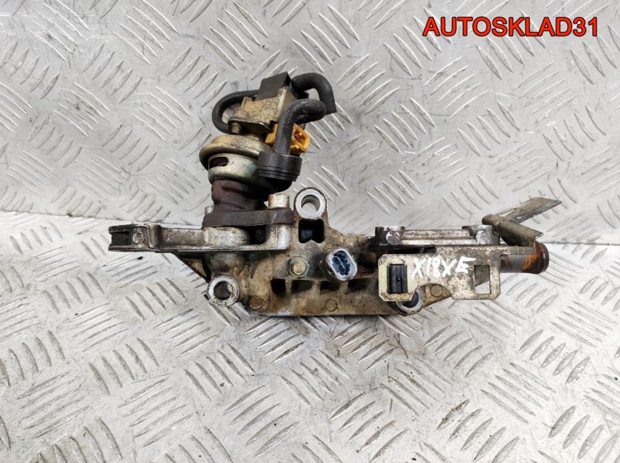 Фланец системы охлаждения Opel Vectra B 90501694, 1400 рублей, Дубовое