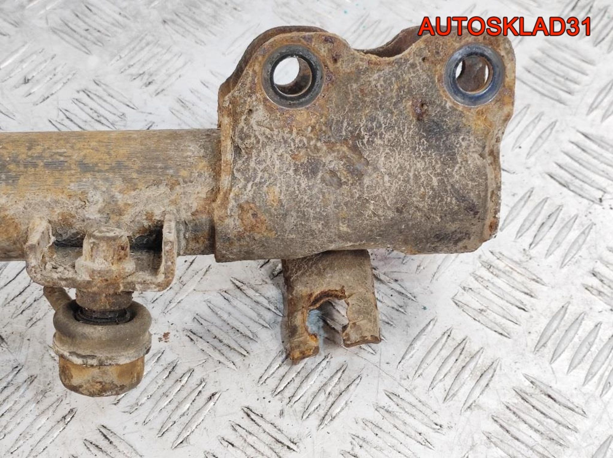 Стойка амортизатора задняя правая Nissan X-Trail T30, 2000 рублей, Дубовое