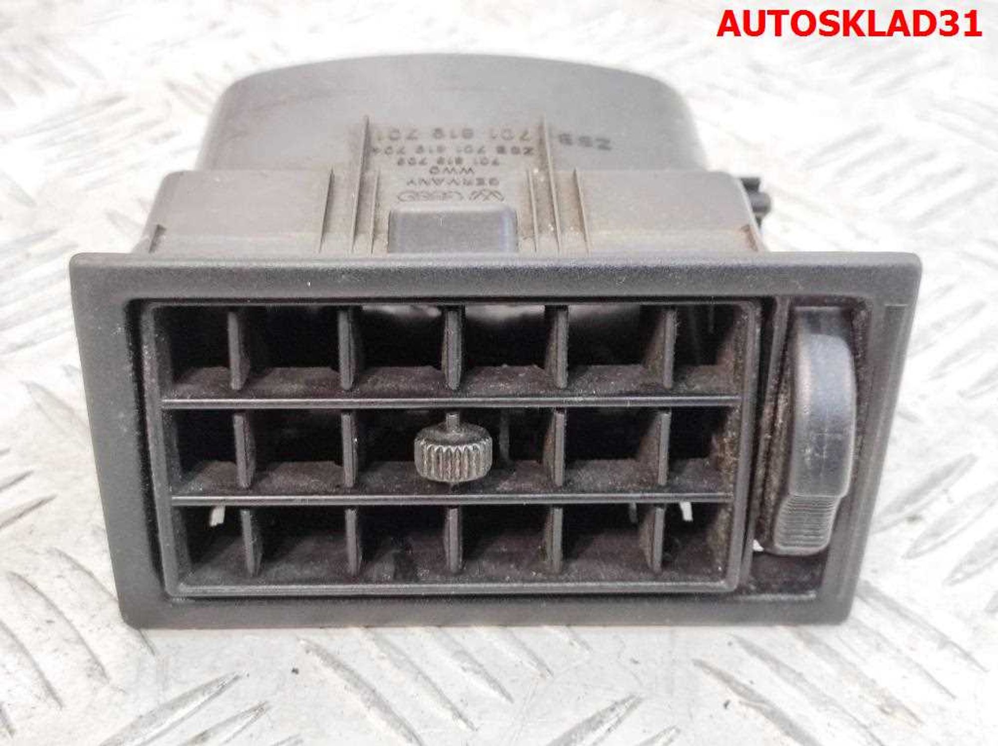 Дефлектор обдува салона VW Golf 3 701819709, 1000 рублей, Дубовое