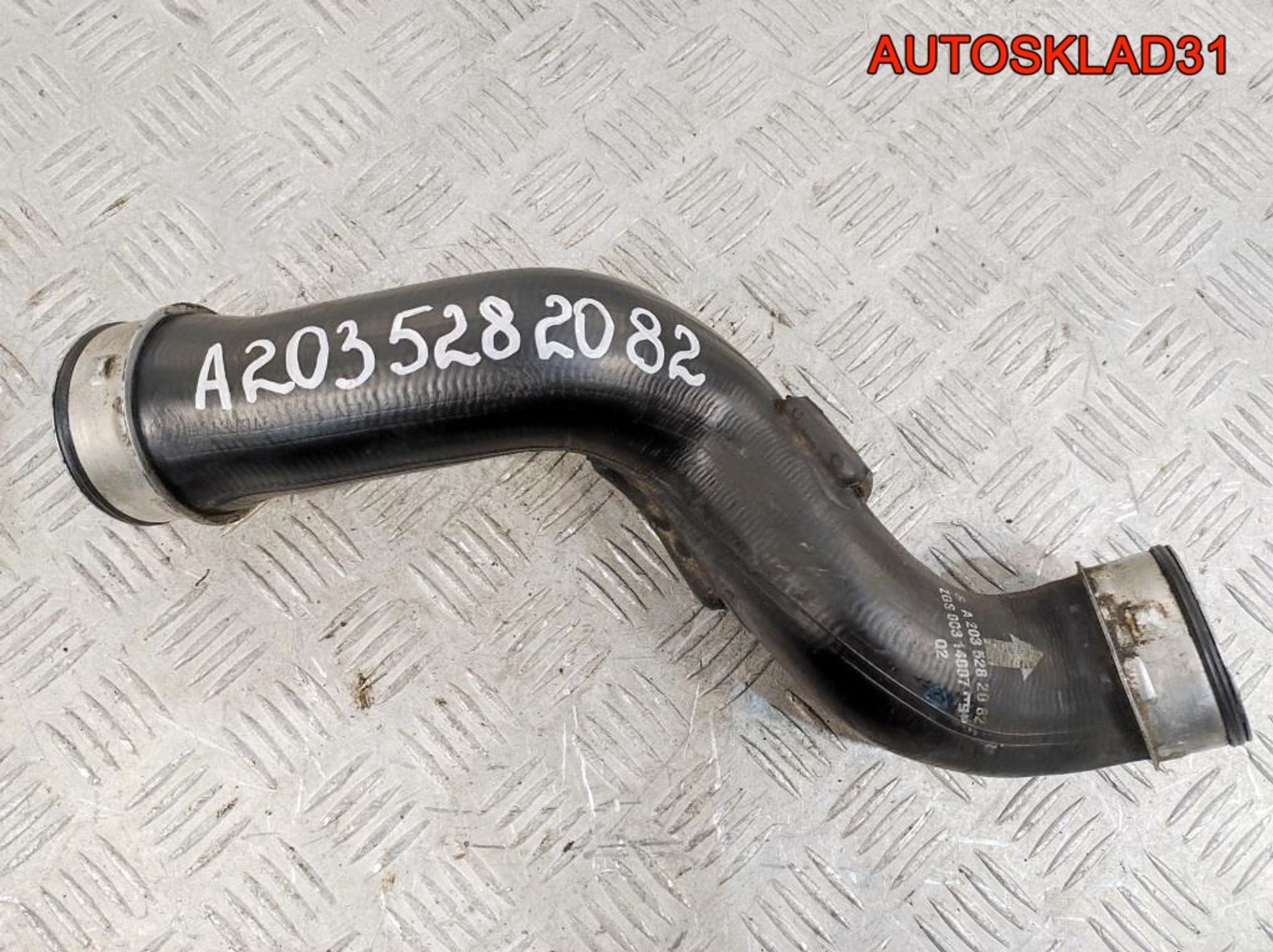 Патрубок интеркулера Mercedes Benz W203 2.2 OM646 Дизель A2035282082, 1500 рублей, Дубовое