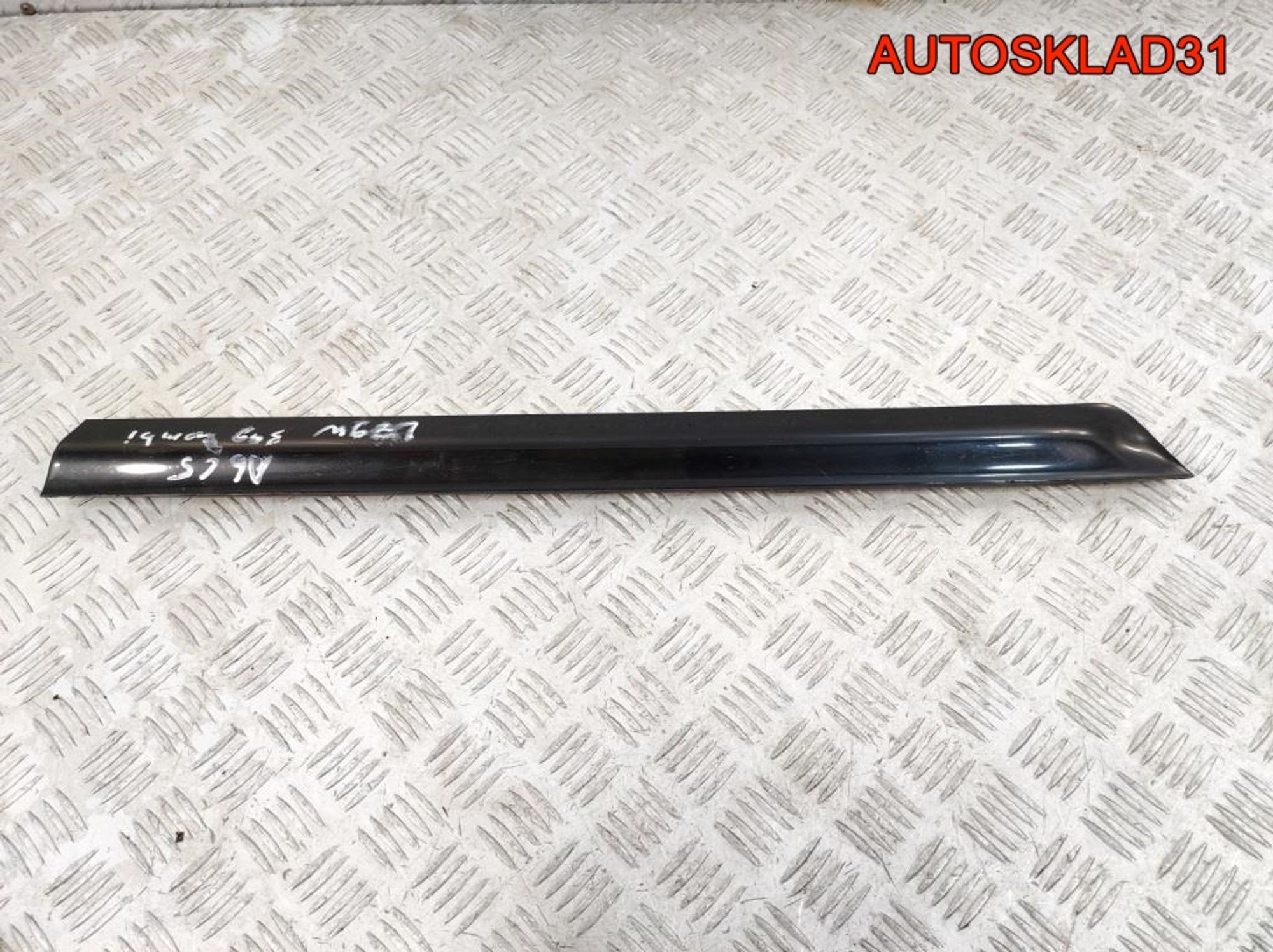 Молдинг задней правой двери Audi A6 C5 4B0853970D, 2000 рублей, Дубовое