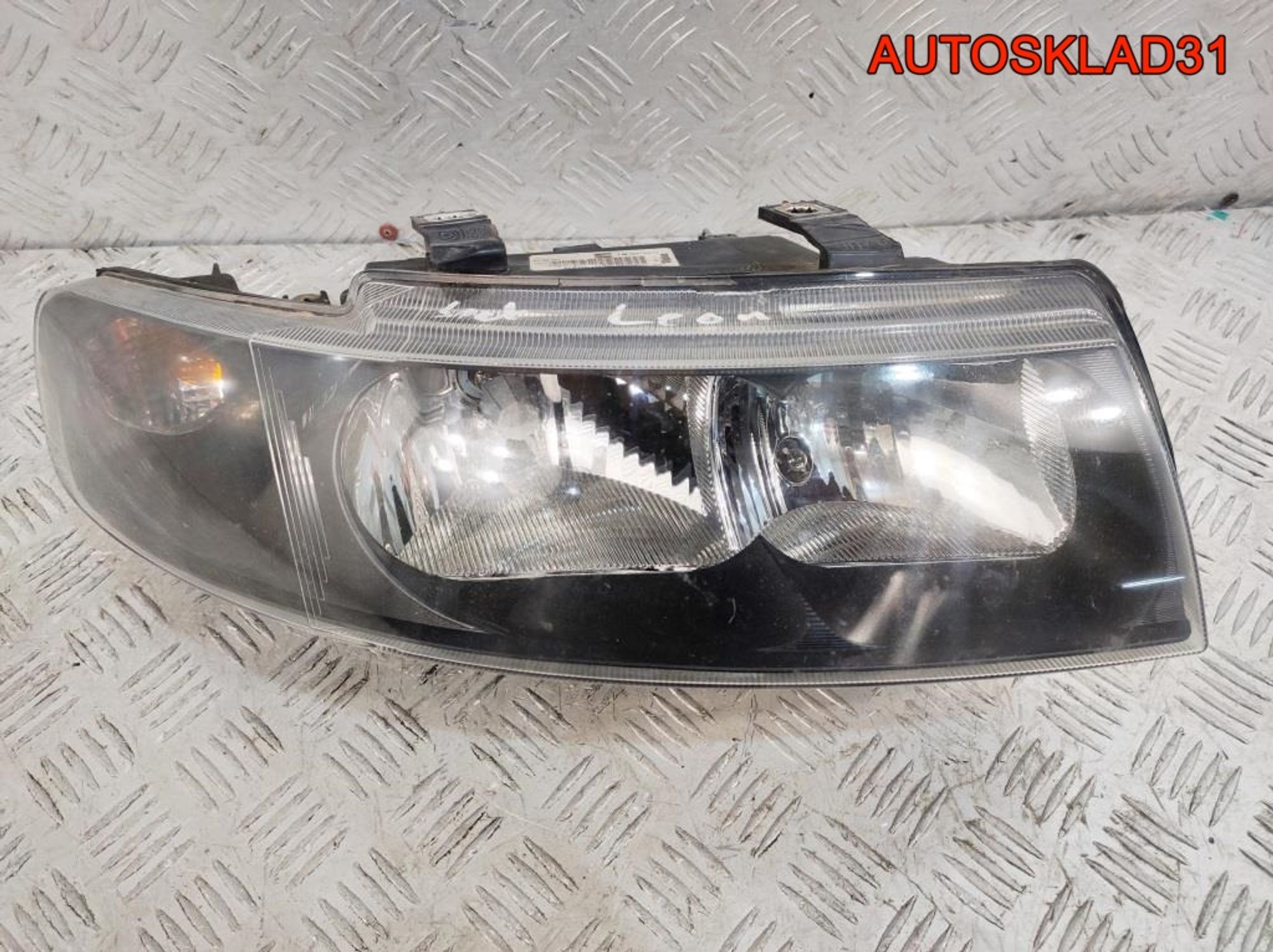 Фара правая Seat Leone 1M1 1M1941002D, 5000 рублей, Дубовое