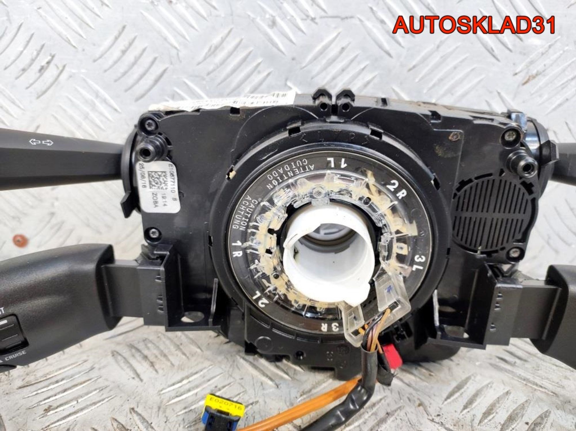 Переключатель подрулевой Peugeot 208 98154492ZD, 21900 рублей, Дубовое