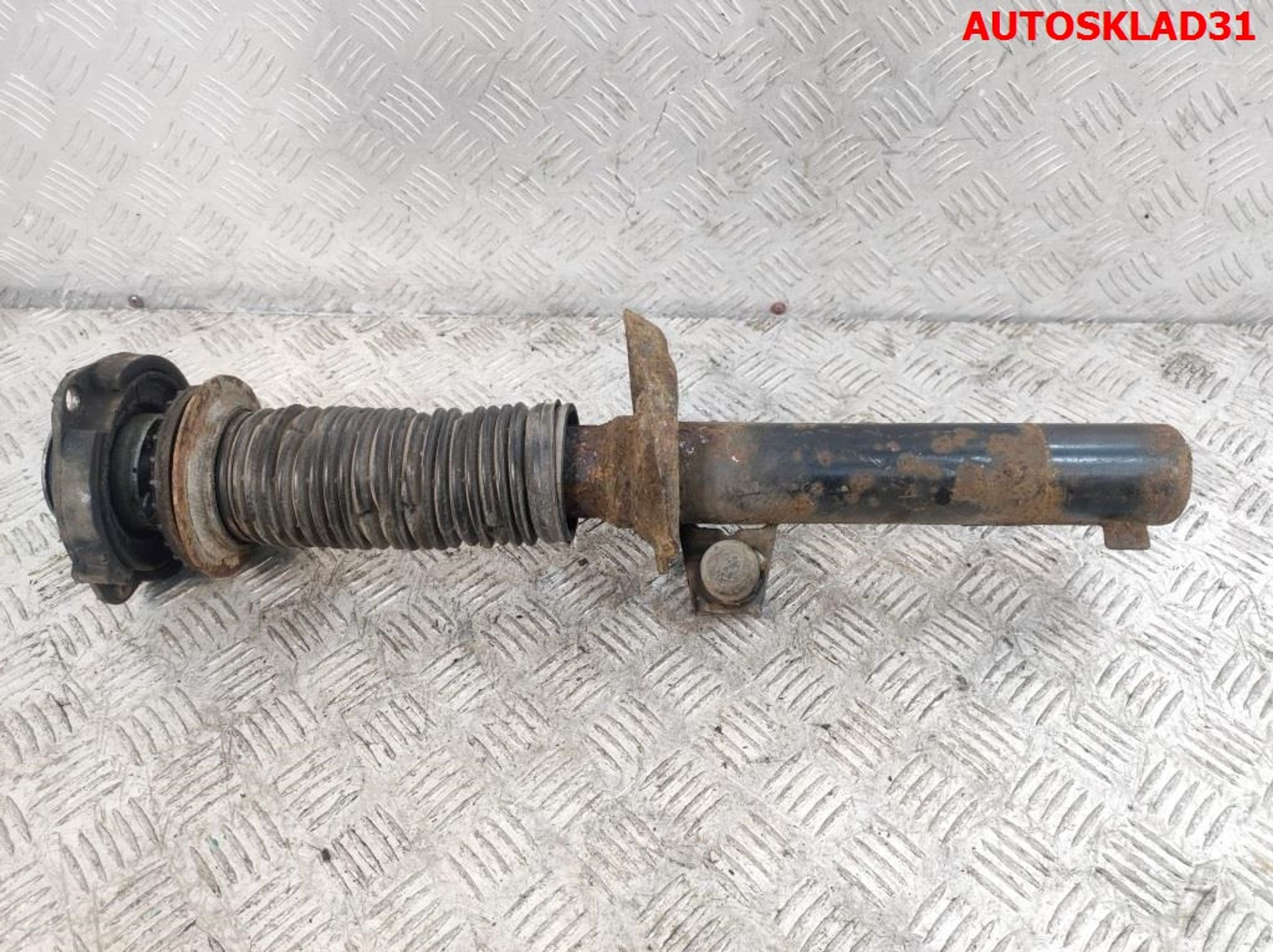 Амортизатор передний VW Golf 5 1T0413031FM, 1000 рублей, Дубовое