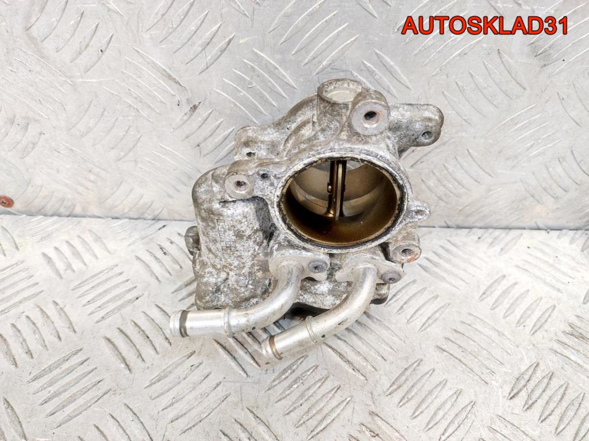 Заслонка дроссельная  VW Passat B8 2,0 Дизель 04L128063AA, 7000 рублей, Дубовое