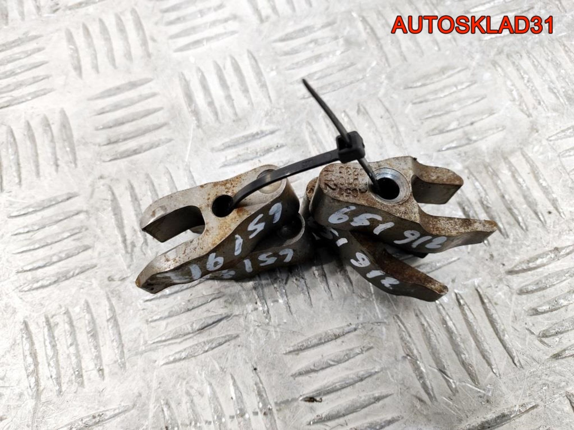 Кронштейн форсунки Mercedes GLK X204 A6510160238, 500 рублей, Дубовое