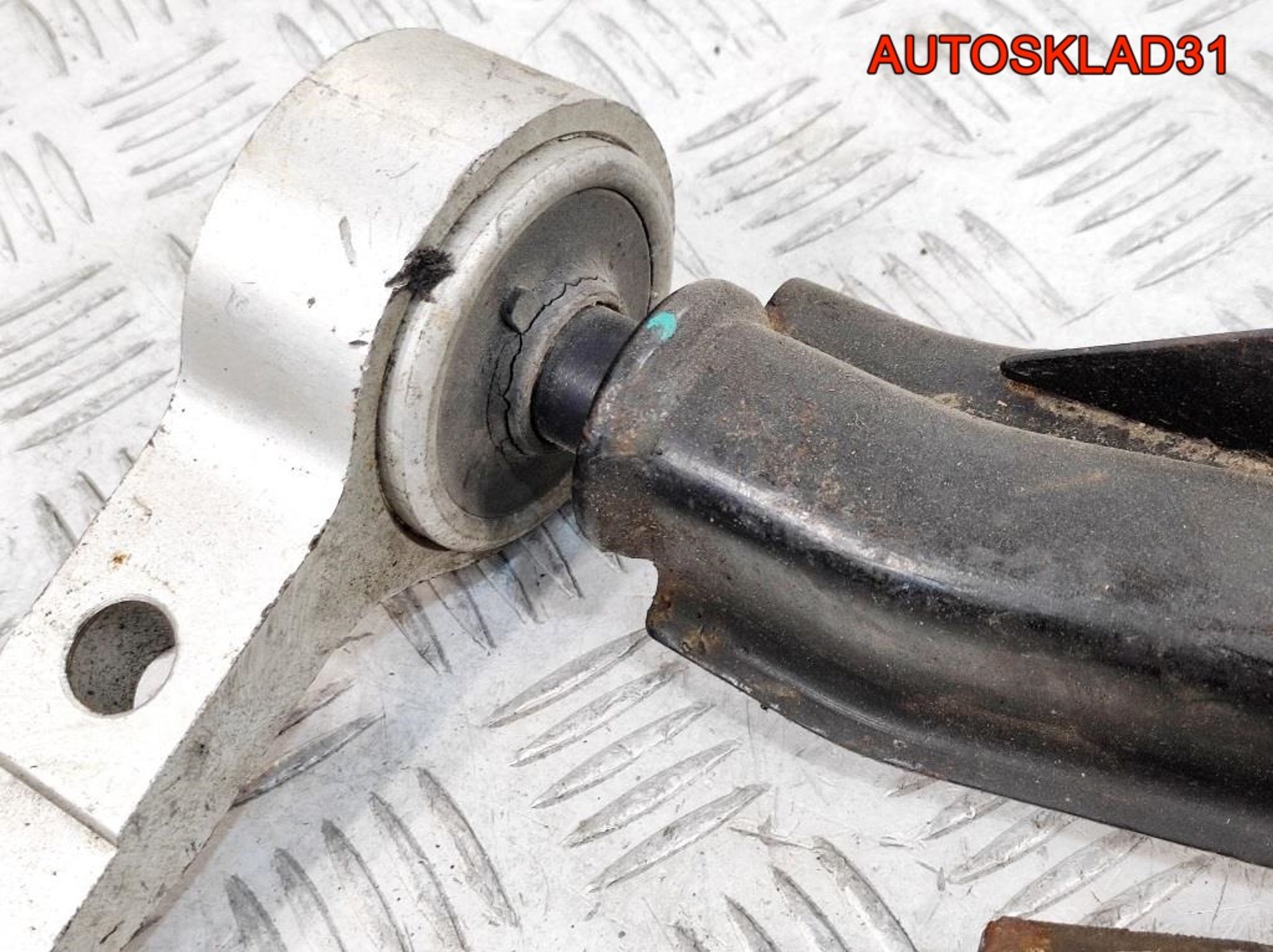 Рычаг передний нижний левый Nissan Primera P12 54501AV600, 1300 рублей, Дубовое