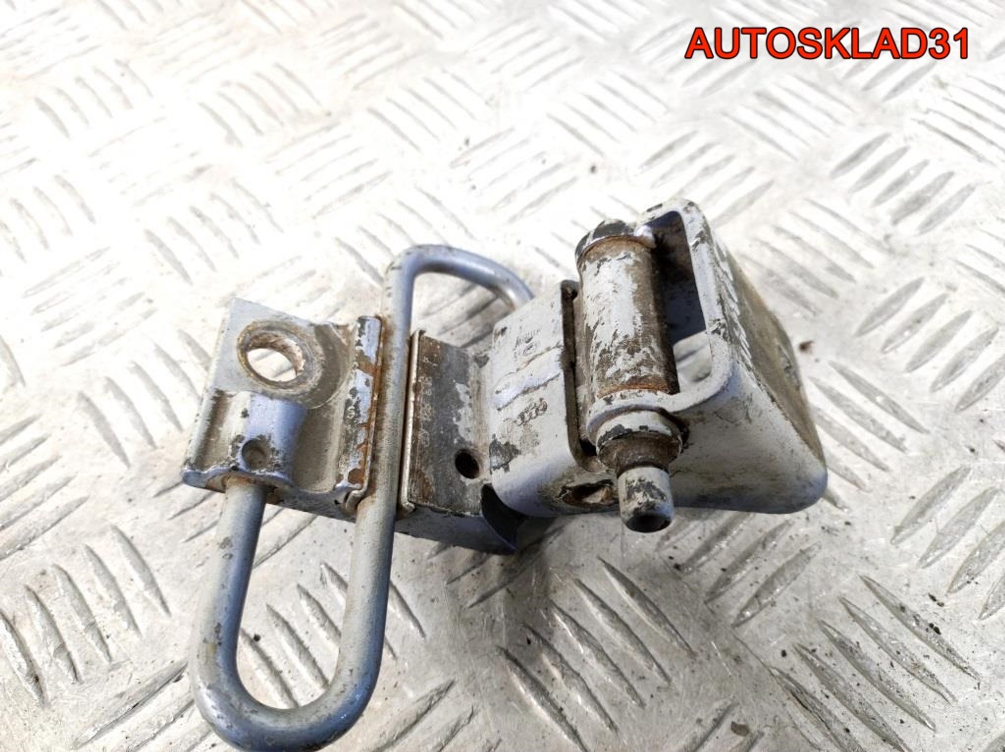 Петля двери передняя правая нижняя Audi A3 8L1, 4500 рублей, Дубовое