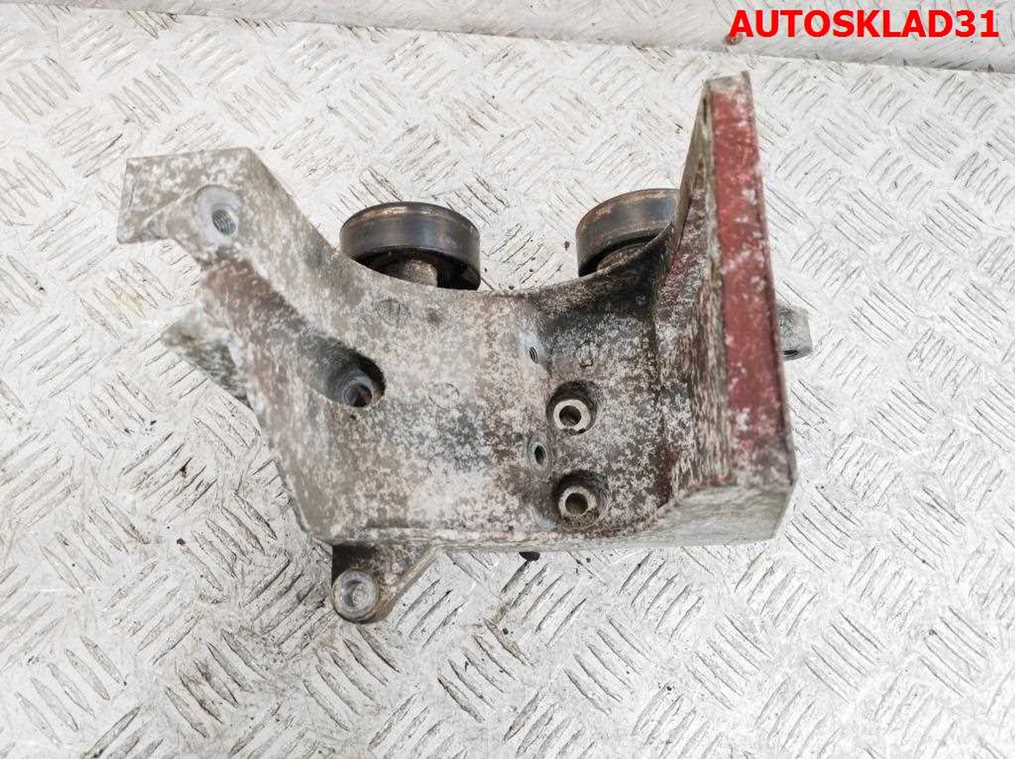 Кронштейн генератора Ford Fiesta 5 E2333A840010, 1000 рублей, Дубовое