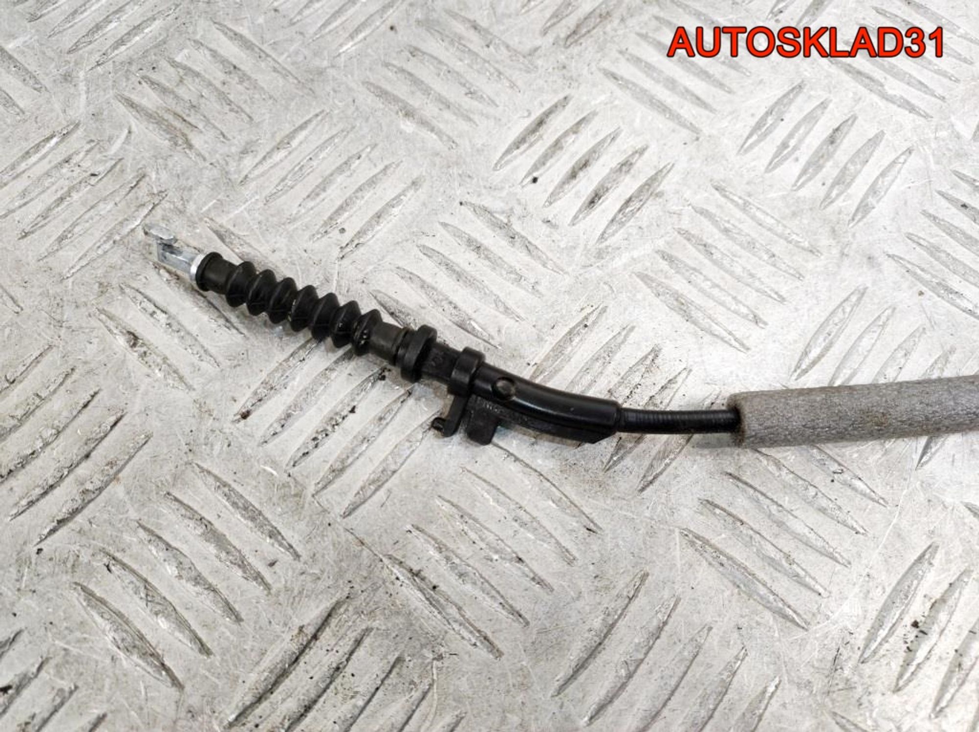 Трос открывания передней двери Skoda Rapid 5N0837017E, 1400 рублей, Дубовое