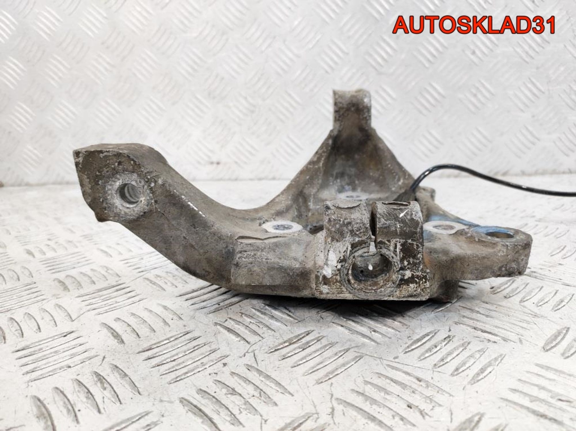 Кулак поворотный передний левый Opel Vectra C 13136698, 5000 рублей, Дубовое