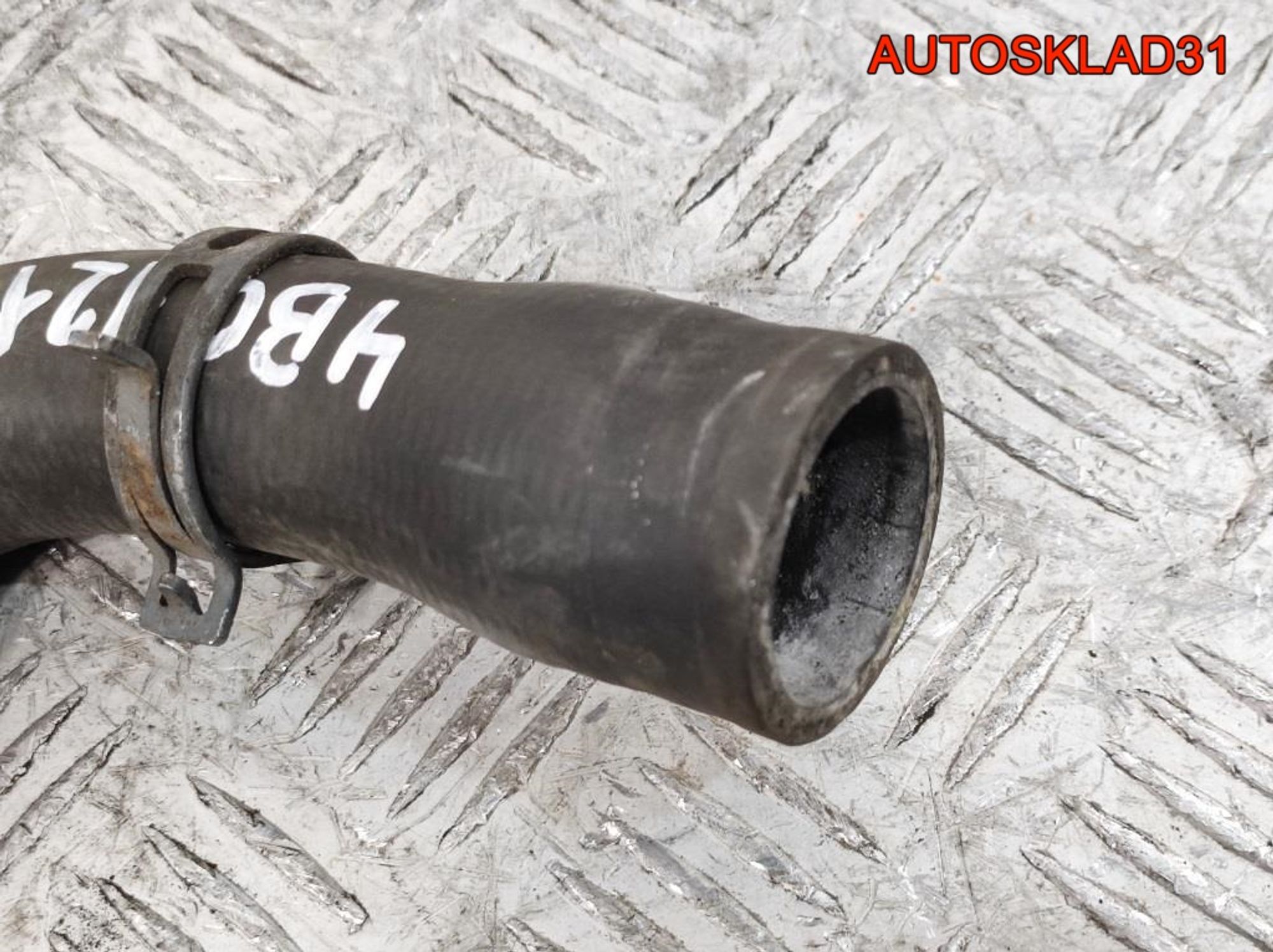 Патрубок радиатора Audi A6 C5 2,5 Дизель 4B0121049D, 1000 рублей, Дубовое