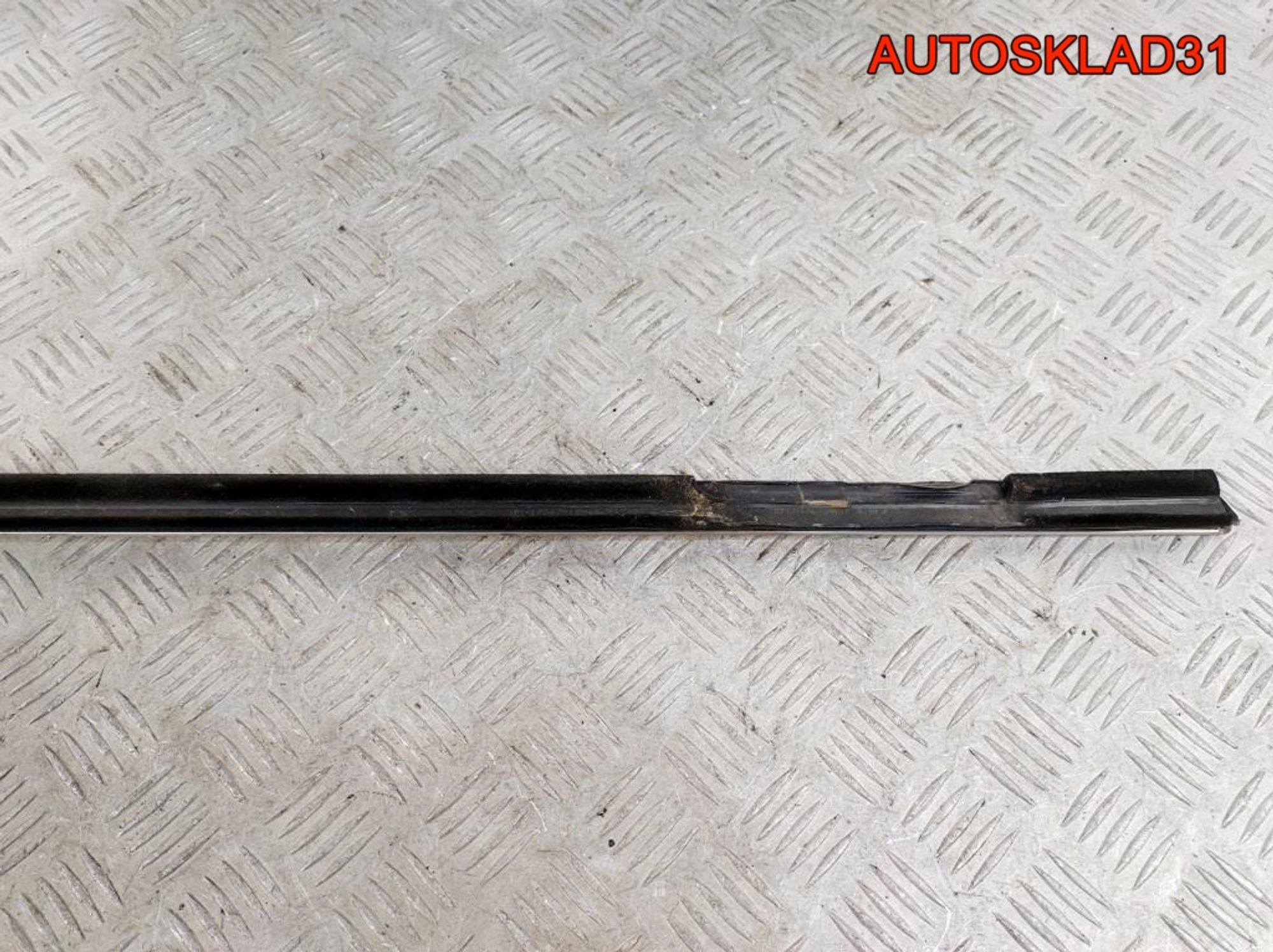 Накладка стекла переднего левого Opel Astra J 13347218, 900 рублей, Дубовое