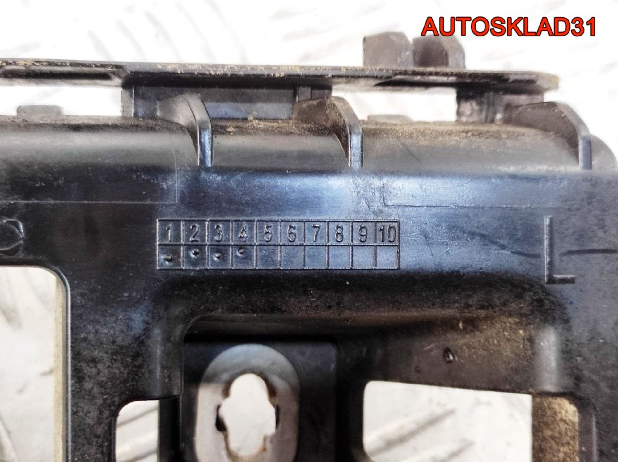 Кронштейн заднего бампера левый Mercedes GLK X204, 1000 рублей, Дубовое