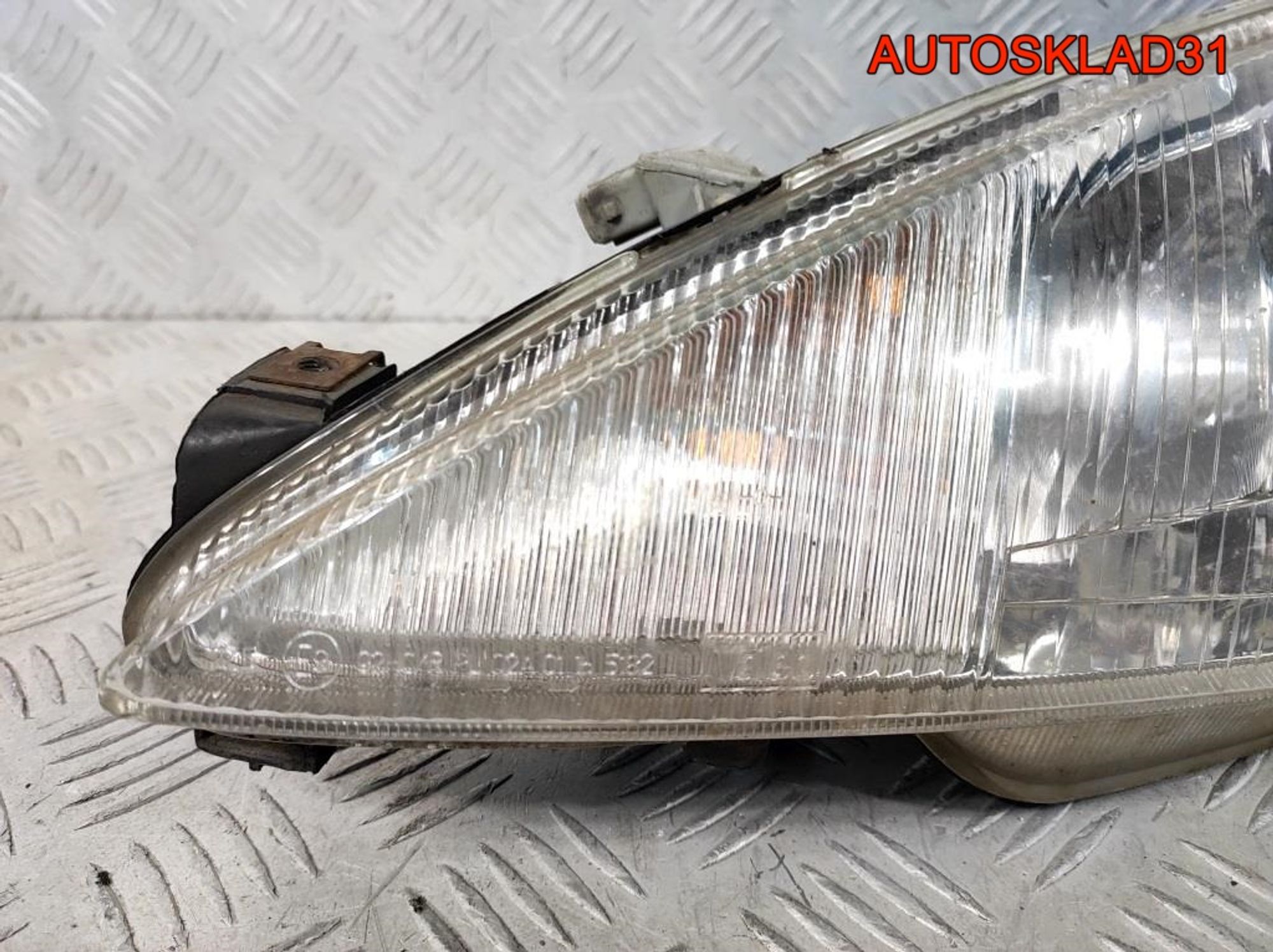 Фара левая Peugeot 206 89005132 Дорест, 4500 рублей, Дубовое