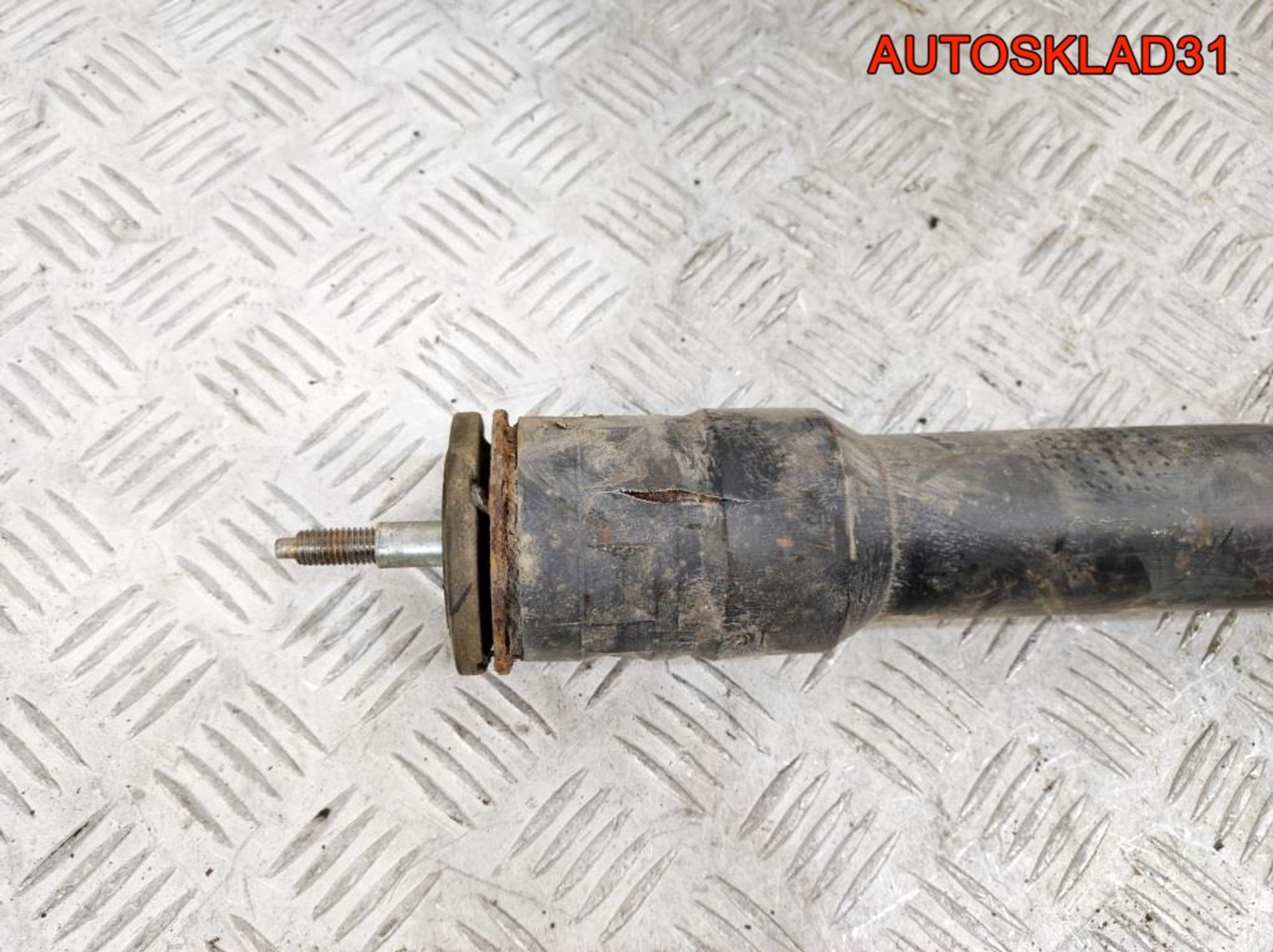 Амортизатор задний Mitsubishi Colt 4 MR594131, 2300 рублей, Дубовое