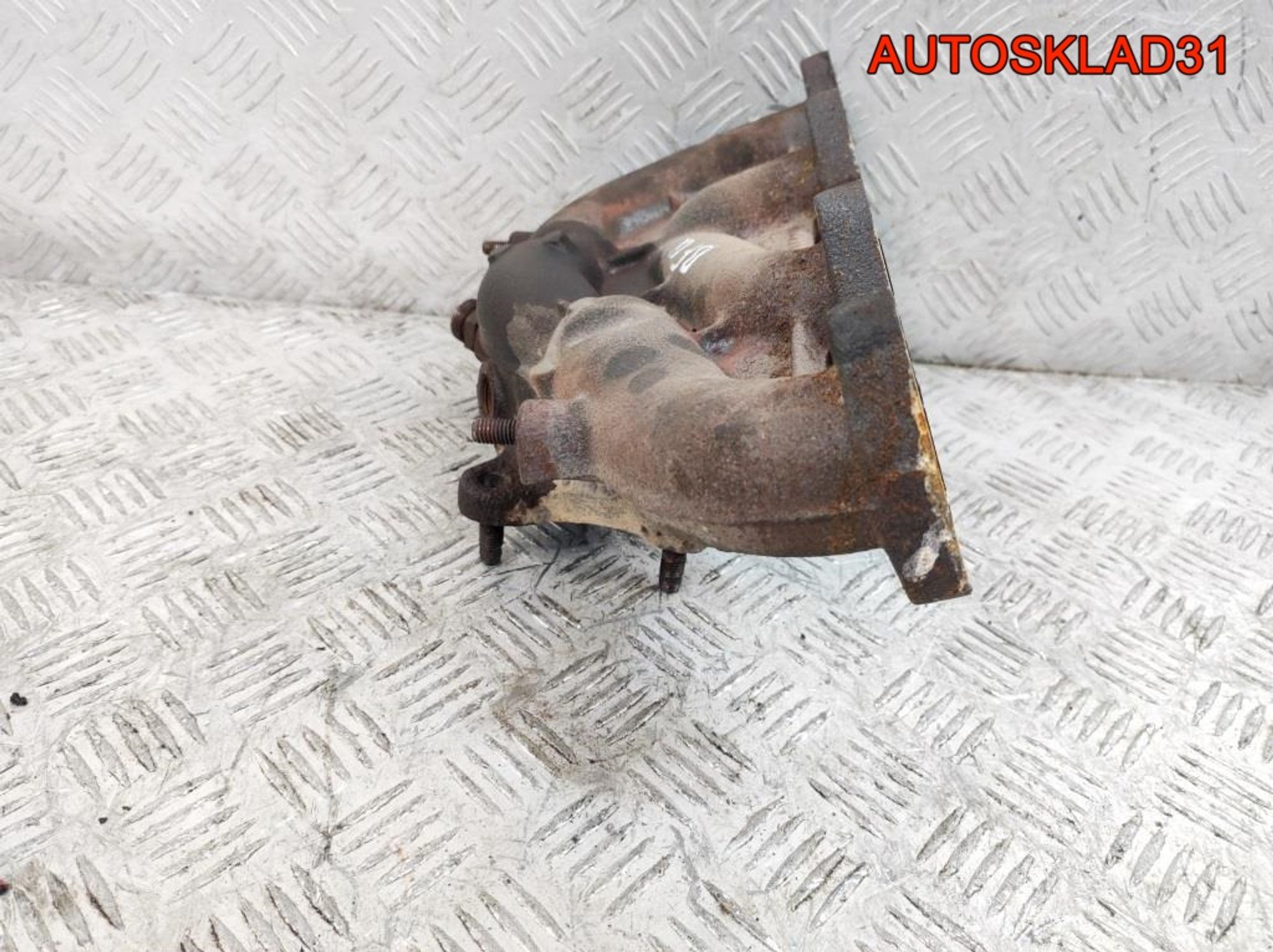 Коллектор выпускной VW Golf 4 1,6 BFQ 06A253033P, 1500 рублей, Дубовое