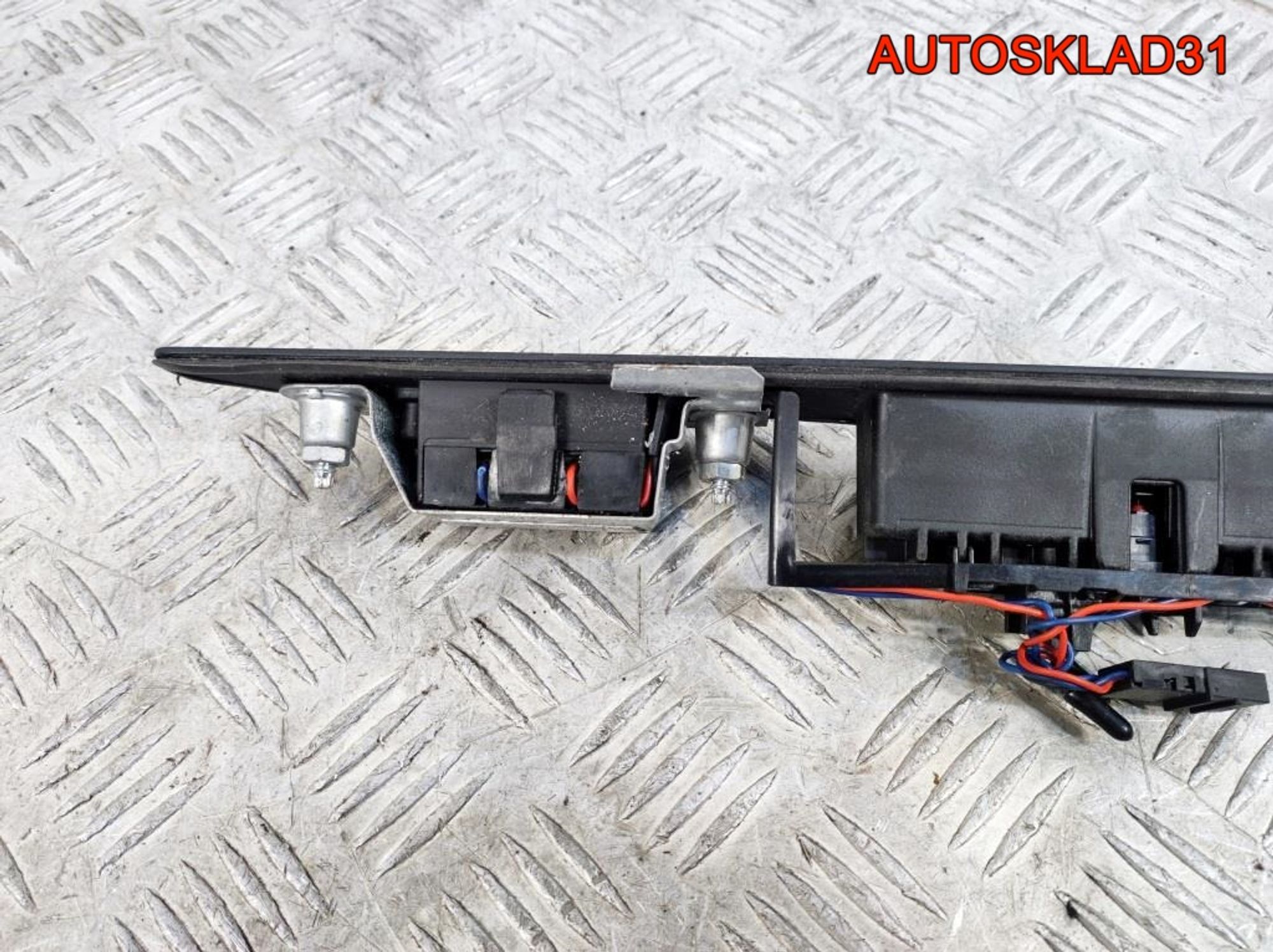 Накладка двери багажника Audi A3 8P 8P08275743FZ, 3200 рублей, Дубовое