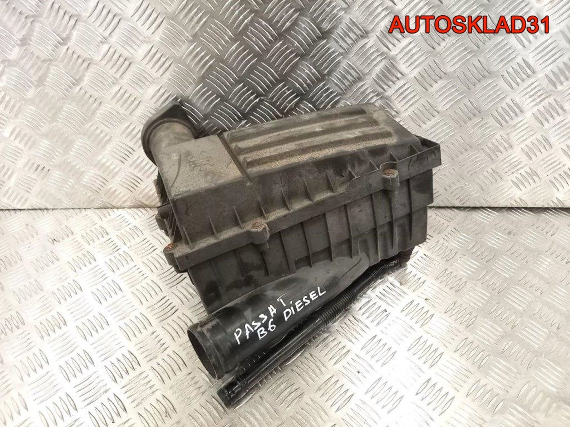 Корпус воздушного фильтра VW Passat B6 3C0129607AF, 1800 рублей, Дубовое
