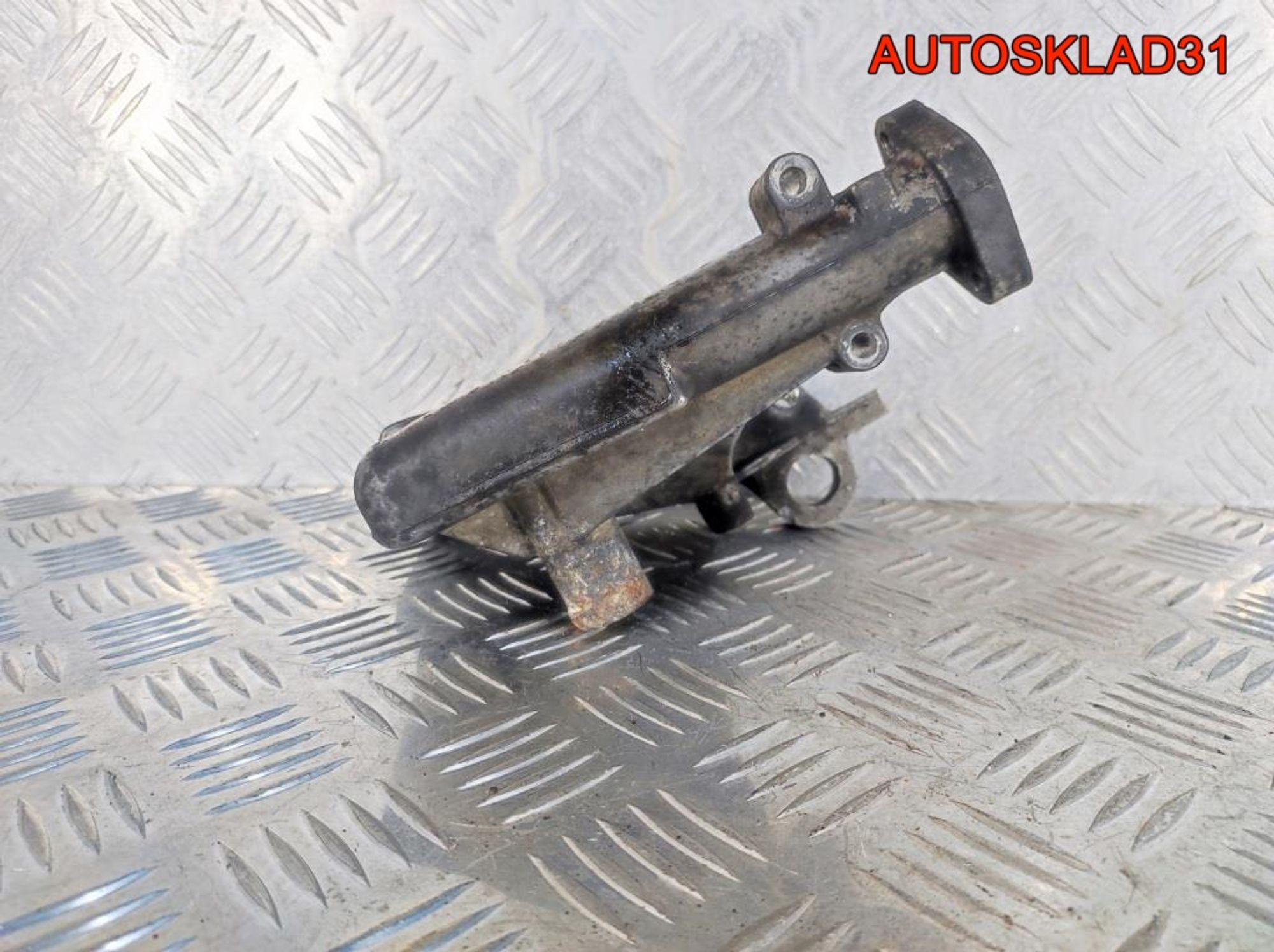 Фланец системы охлаждения Vito 638 A6112000690, 1700 рублей, Дубовое