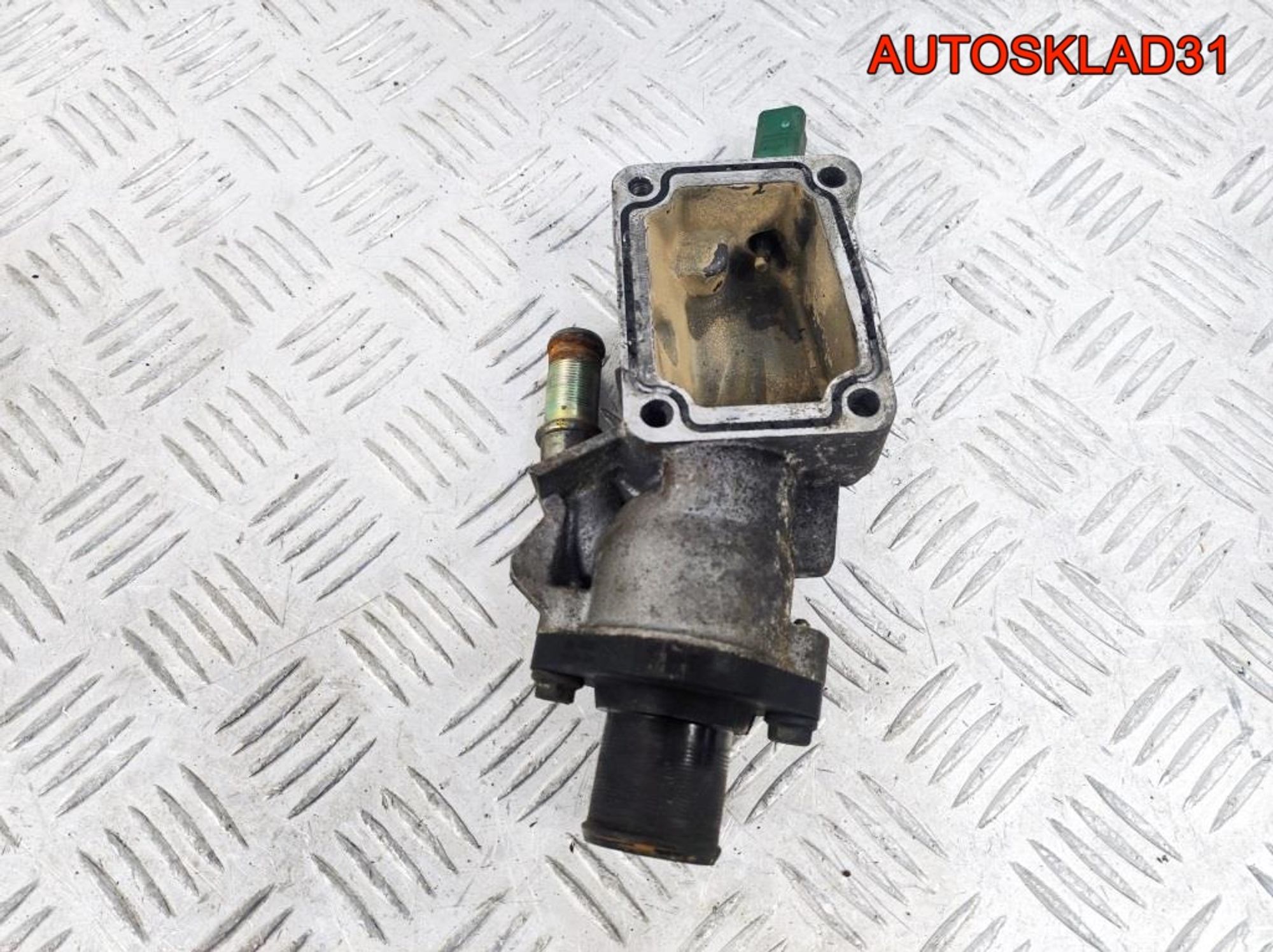 Корпус термостата Peugeot 307 1,6 NFU 9646977280, 2500 рублей, Дубовое
