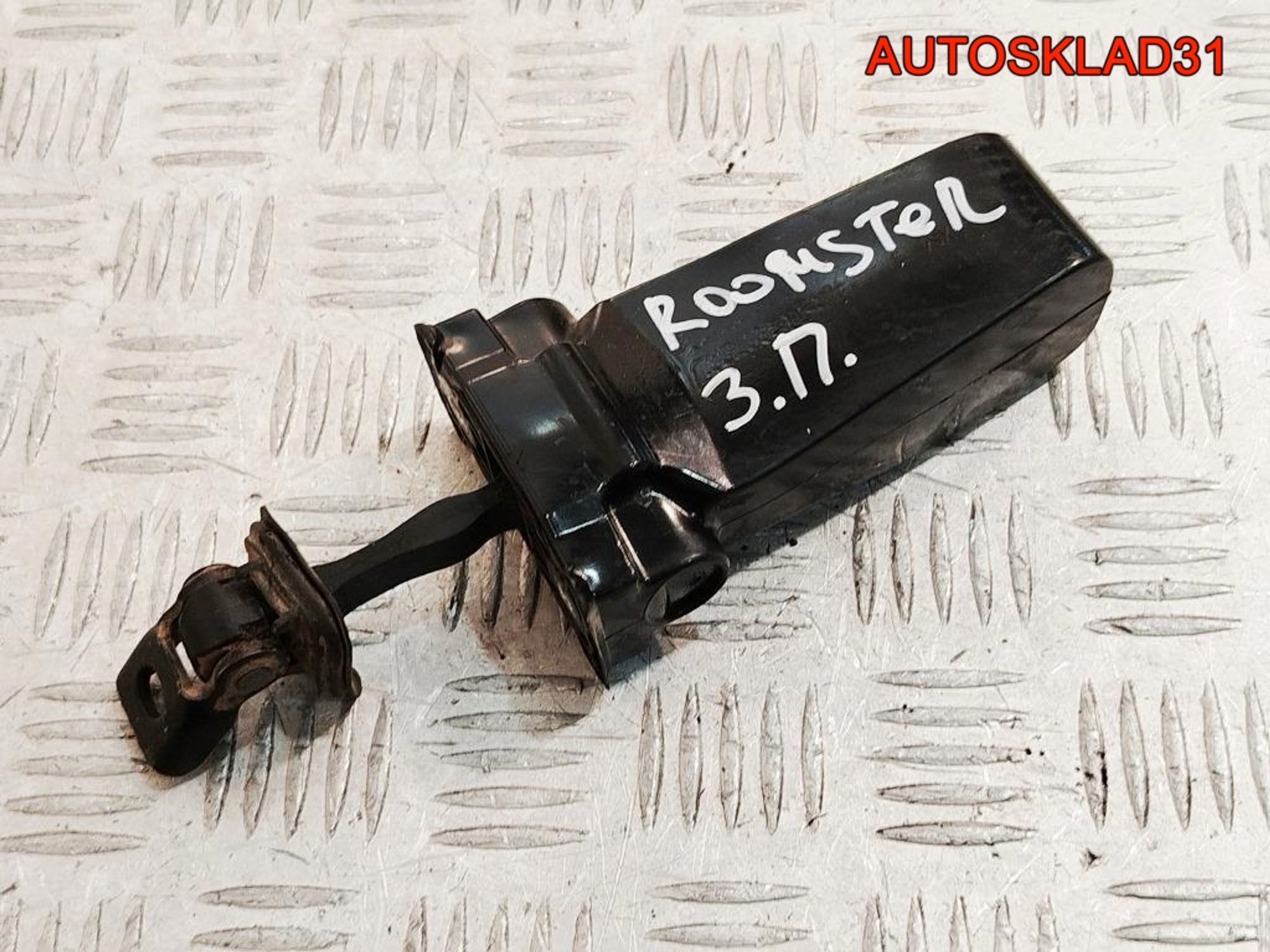 Ограничитель двери задней правой Skoda Roomster 5J0837249D, 1200 рублей, Дубовое