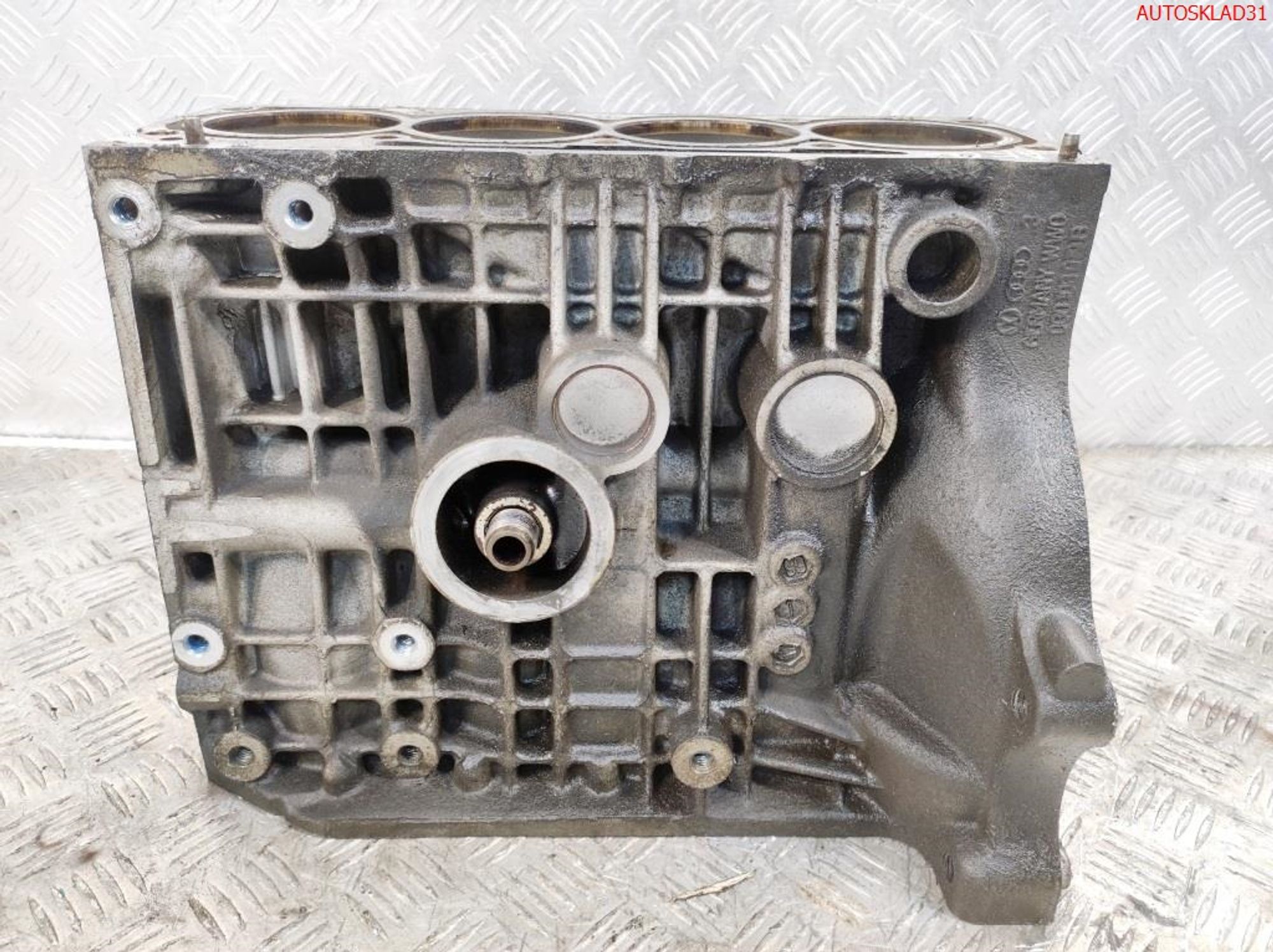 Блок цилиндров VW Golf 4 1.4 AKQ Бензин 030103019B, 5000 рублей, Дубовое