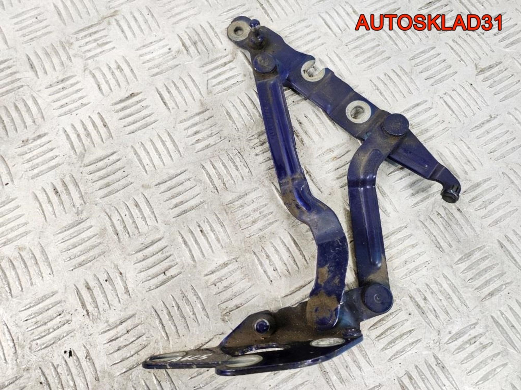 Петля багажника правая Audi A6 C5 4B5827302C, 900 рублей, Дубовое