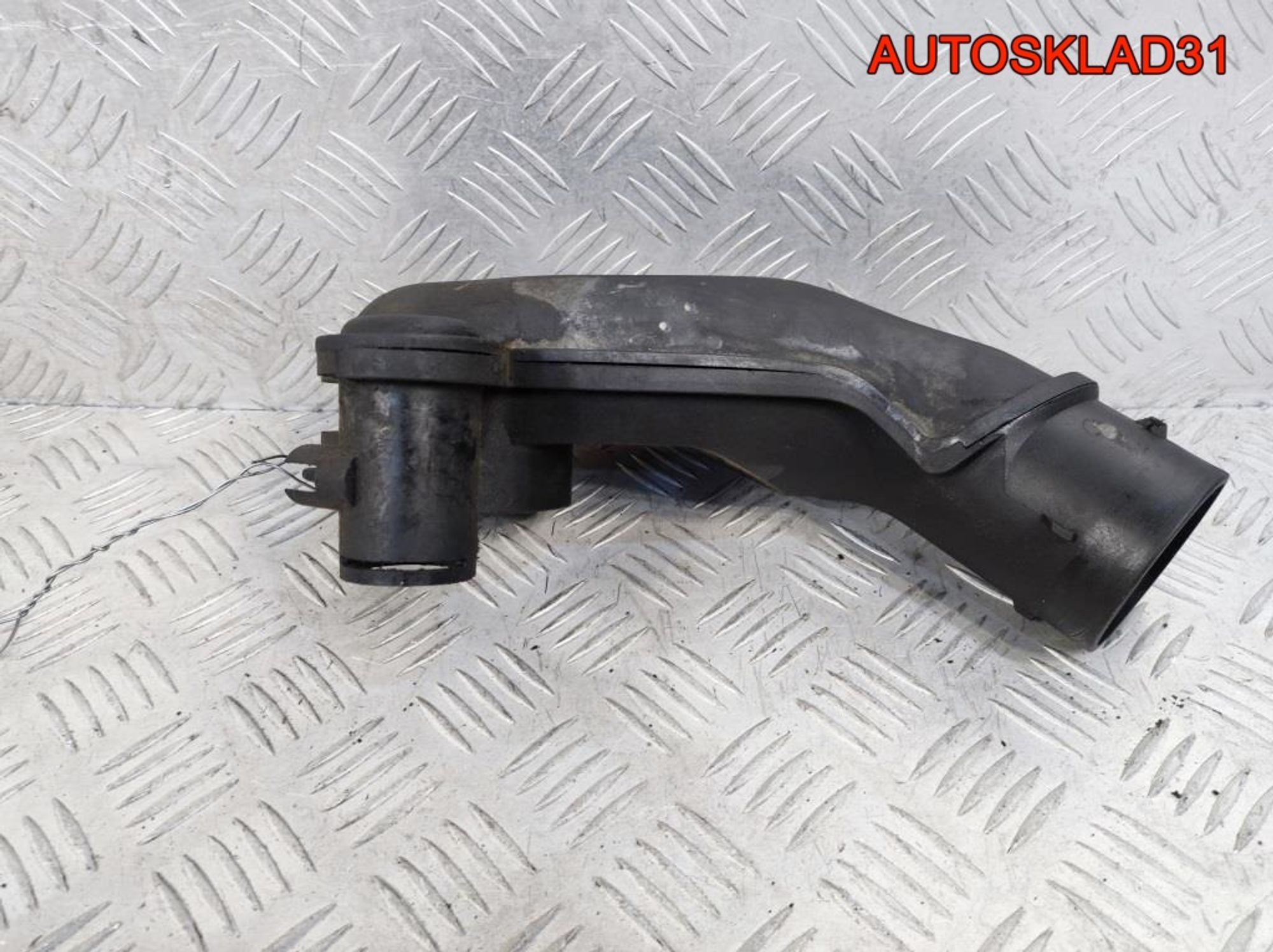 Воздуховод VW Passat B5 2,8 ACB 078133357K, 900 рублей, Дубовое
