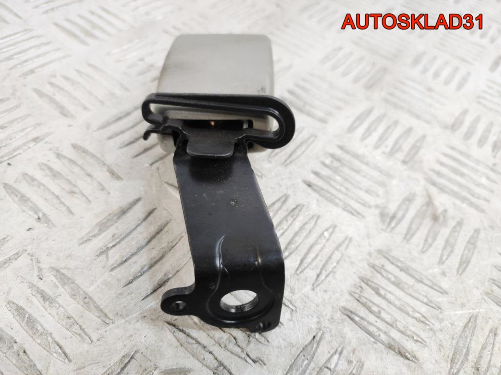 Ответная часть ремня безопасности Audi A8 D3 4E0857740A, 500 рублей, Дубовое