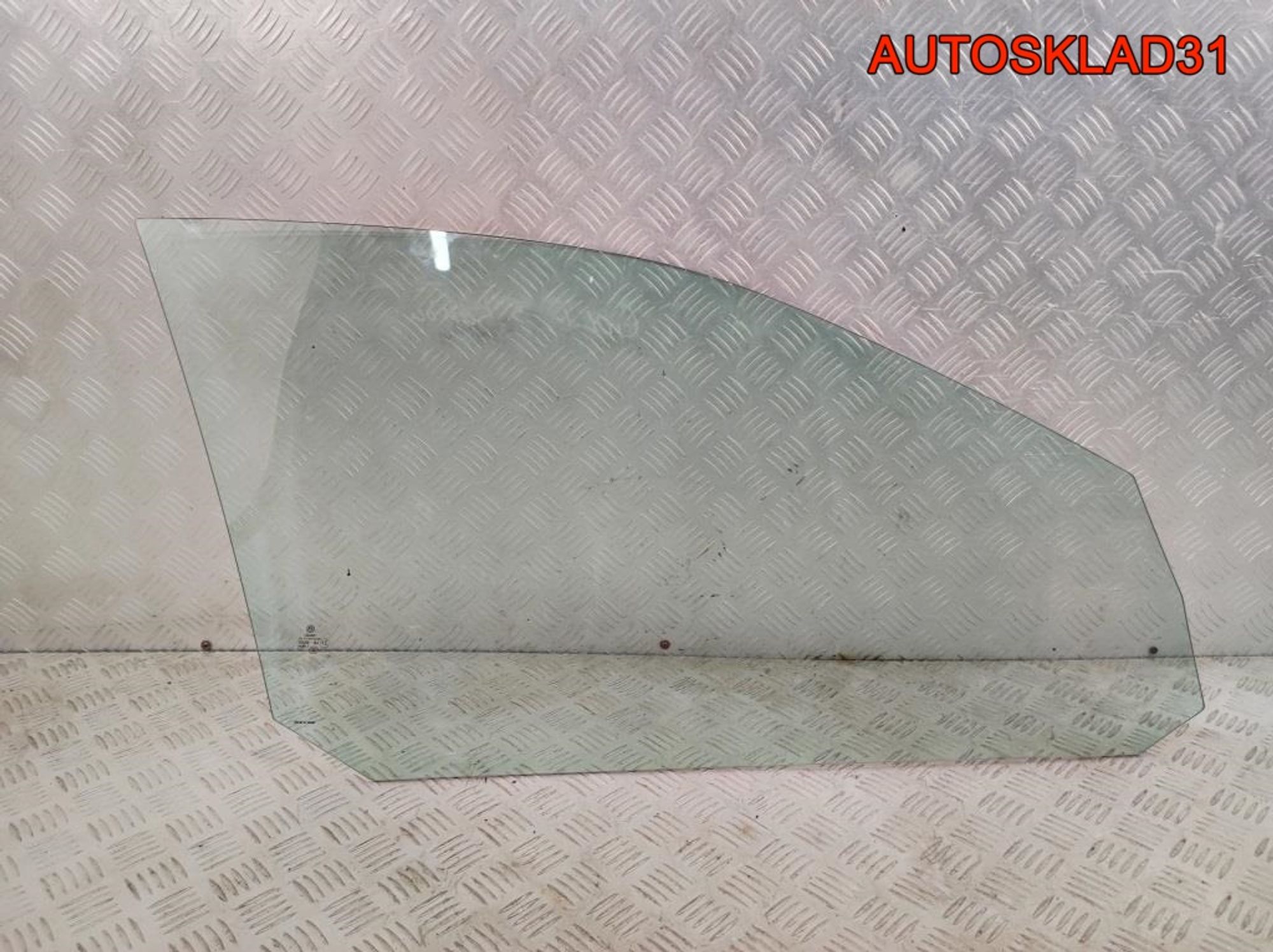 Стекло переднее левое VW Golf 5 1K5845201B Combi, 1500 рублей, Дубовое