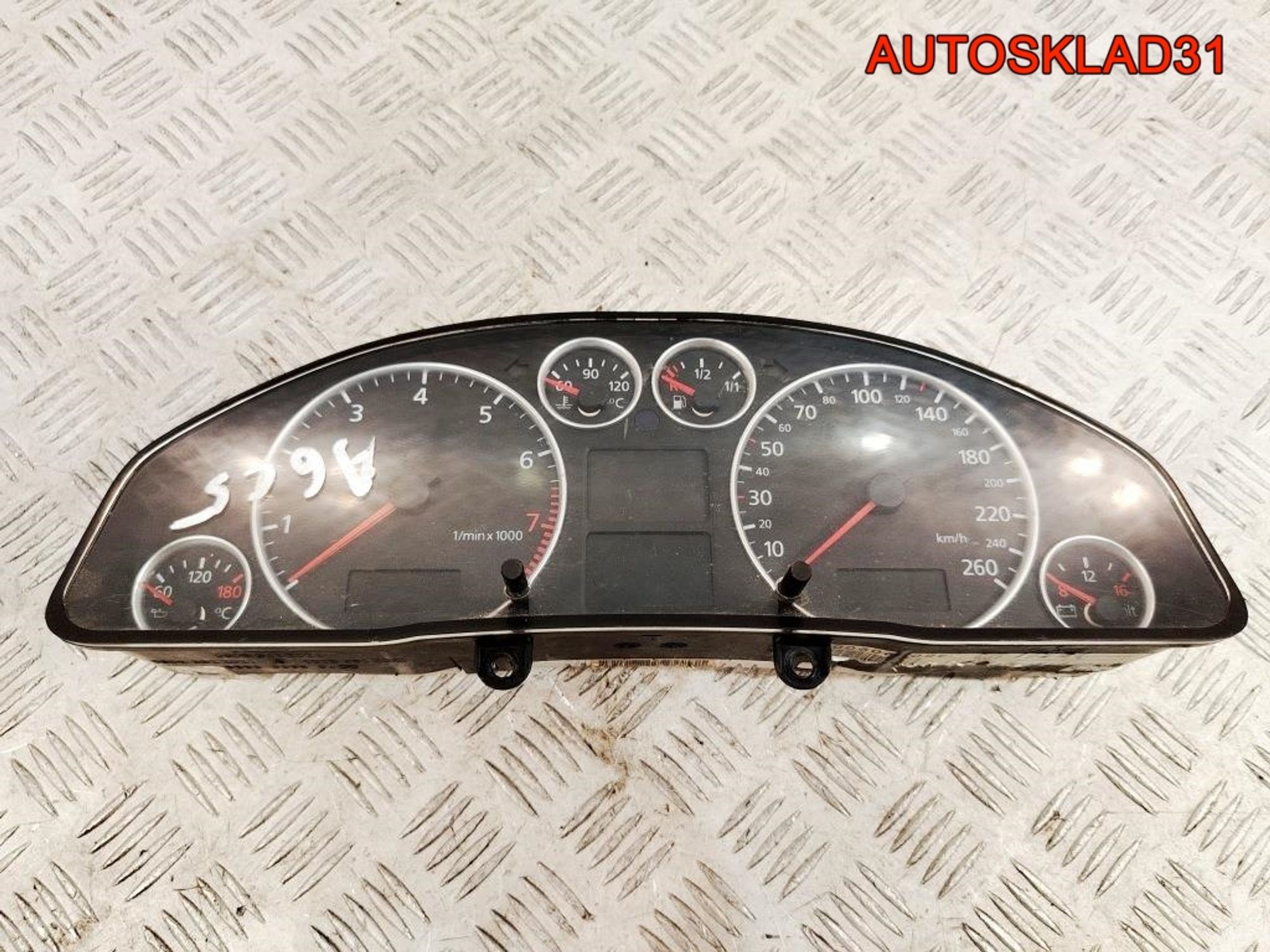 Панель приборов Audi A6 C5 4B0920900R Бензин, 28000 рублей, Дубовое