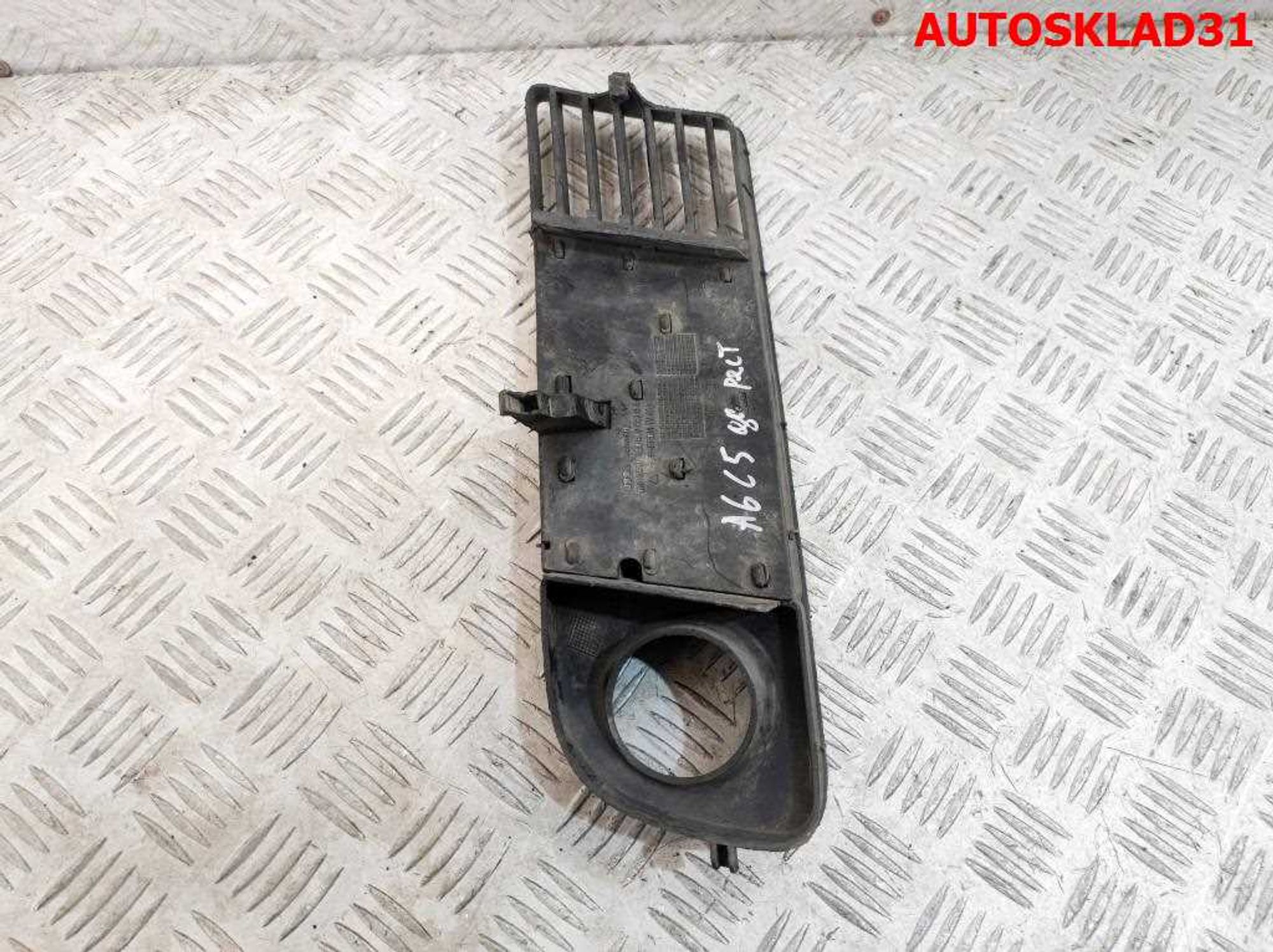 Решетка в бампер правая Audi A6 C5 4B0807682 Дорест, 1500 рублей, Дубовое