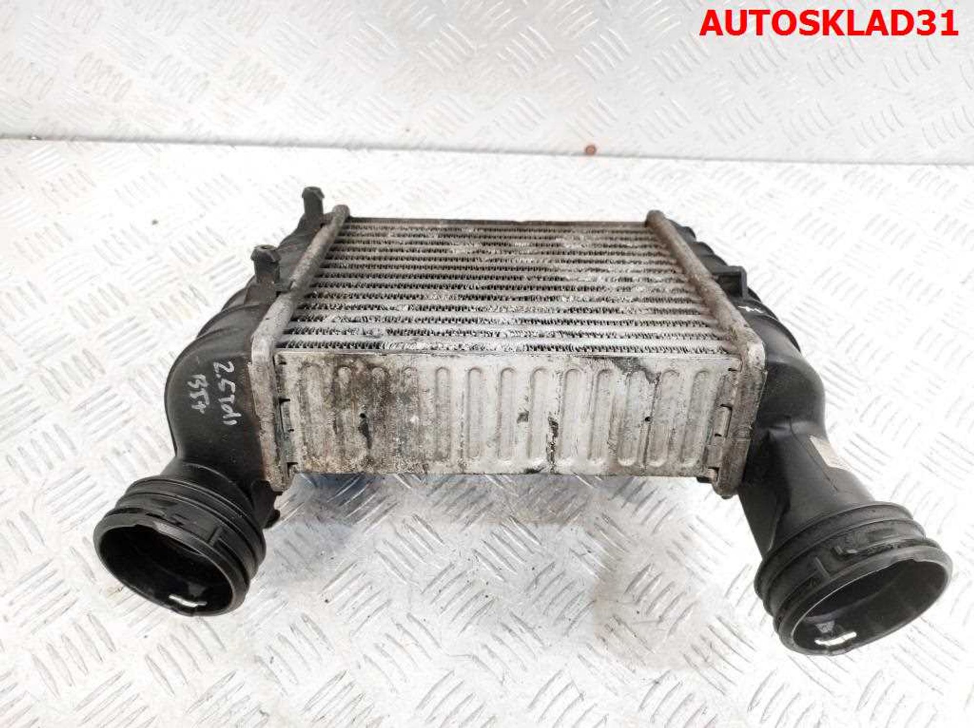 Интеркулер Volkswagen Passat B5+ 3B0145806 Дизель, 3000 рублей, Дубовое