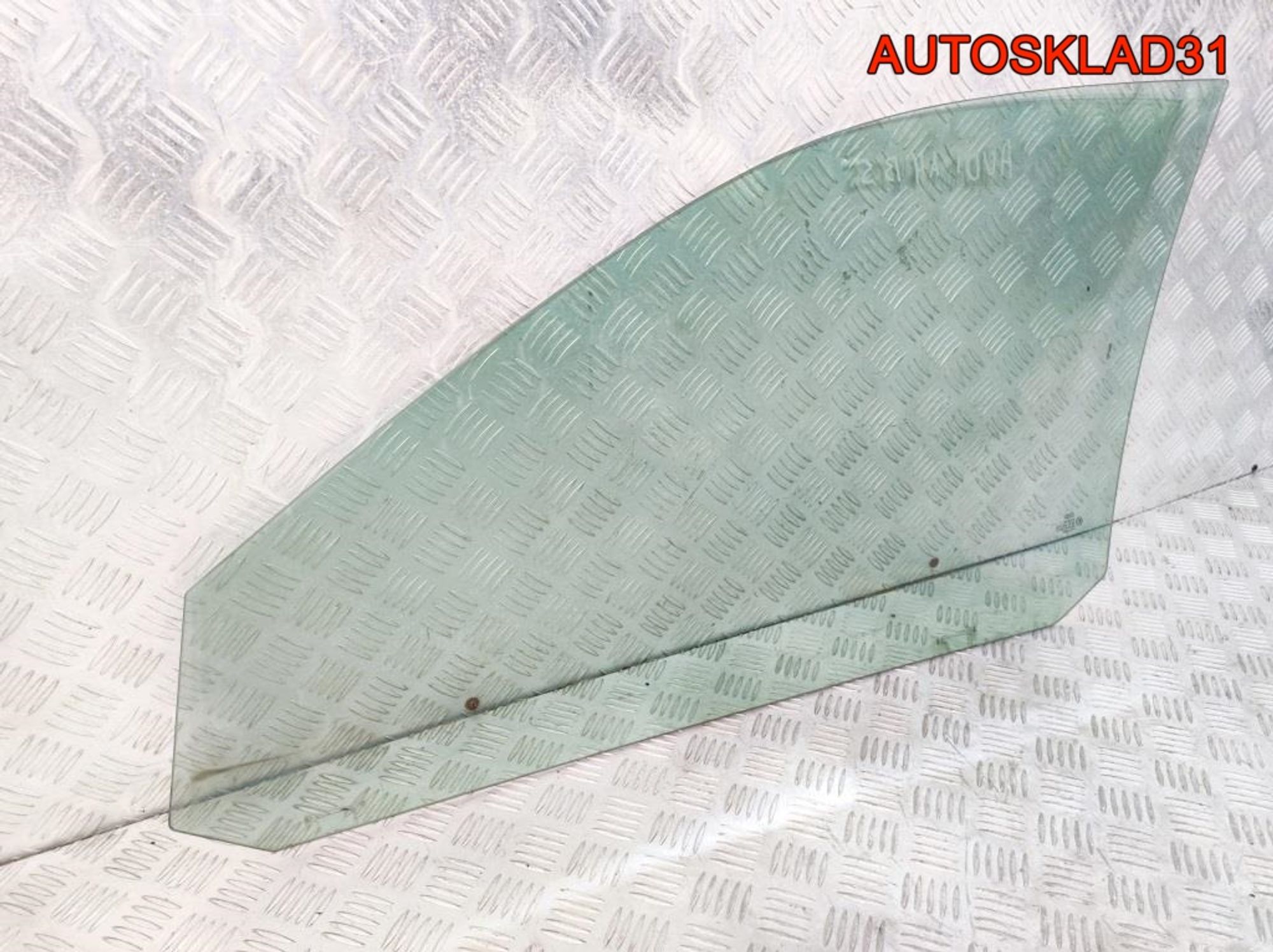 Стекло двери передней правой Audi A4 B5 8D0845202, 1300 рублей, Дубовое