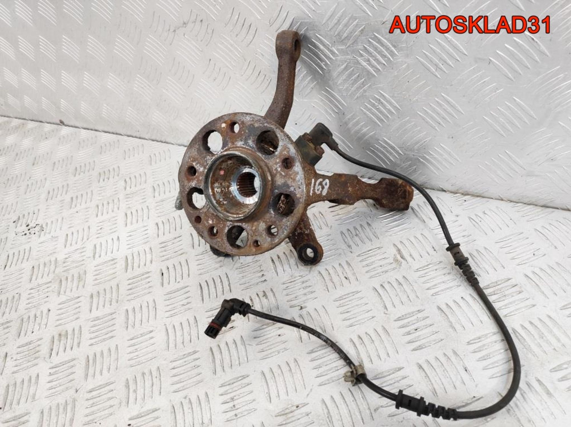 Кулак поворотный передний левый  Mercedes W168 A1683301620, 2500 рублей, Дубовое