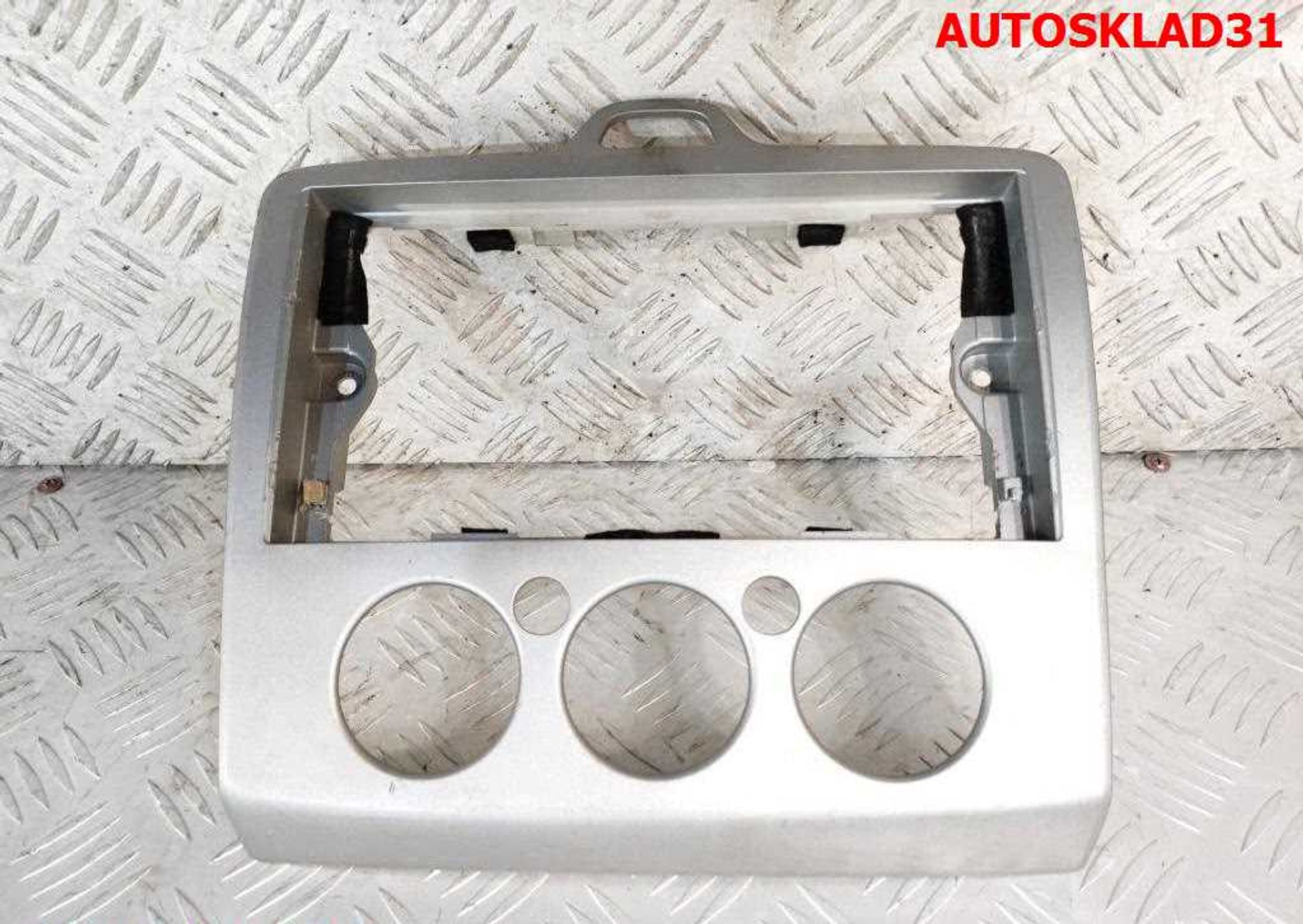 Рамка магнитолы Ford Focus 2 4M5118522ACW, 1000 рублей, Дубовое