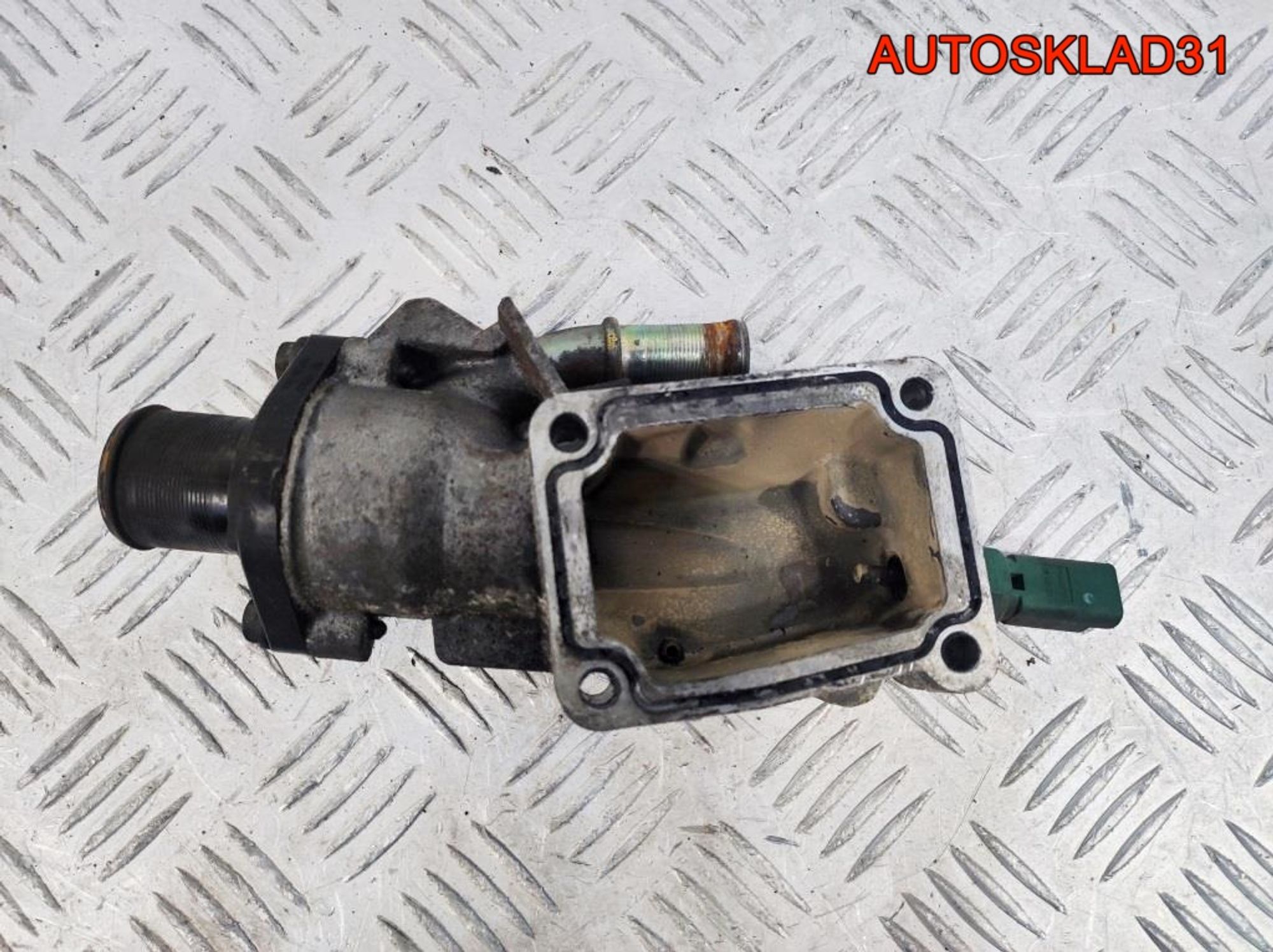 Корпус термостата Peugeot 307 1,6 NFU 9646977280, 2500 рублей, Дубовое