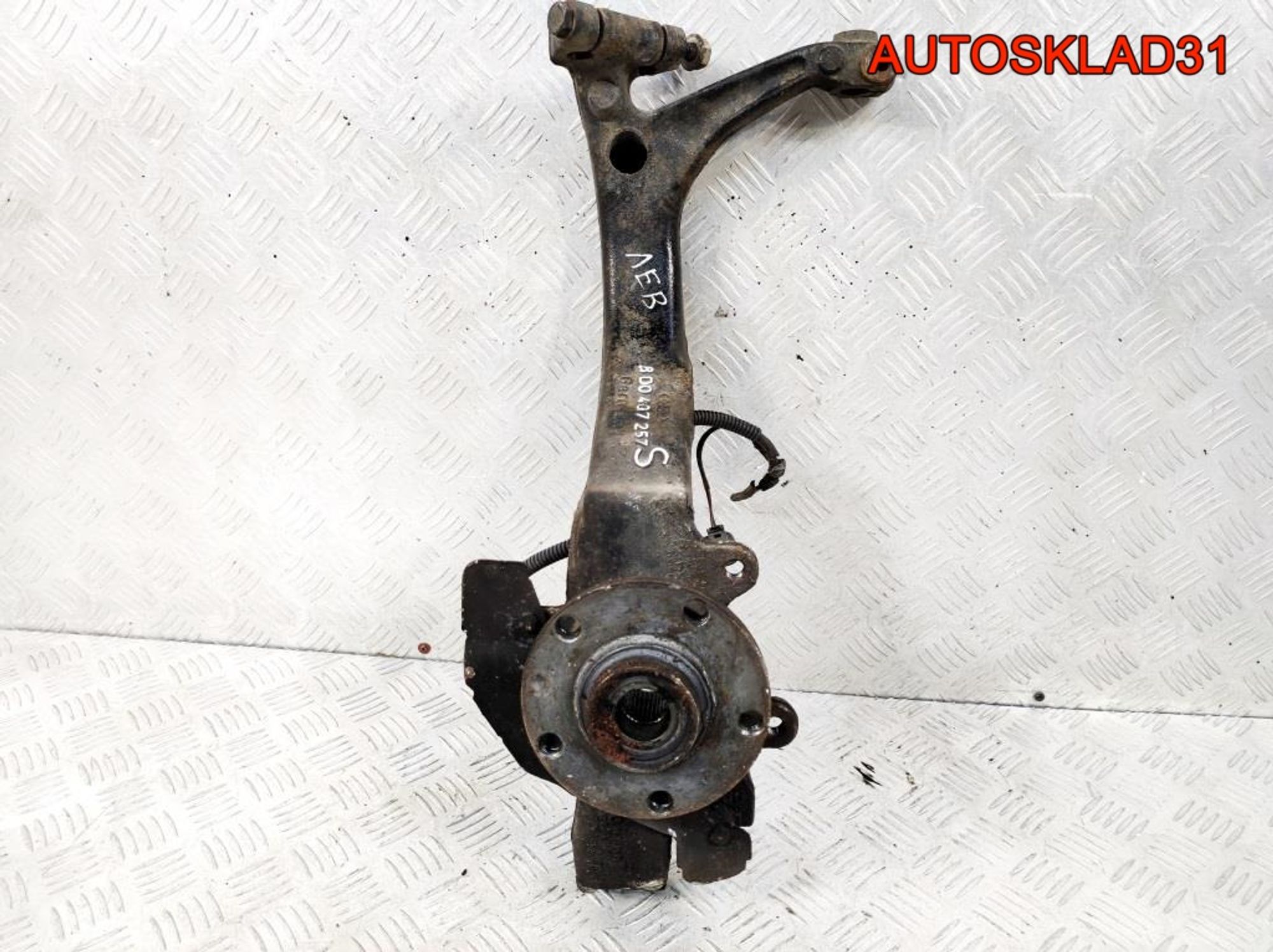 Кулак передний левый VW Passat B5 8D0407257S, 1200 рублей, Дубовое