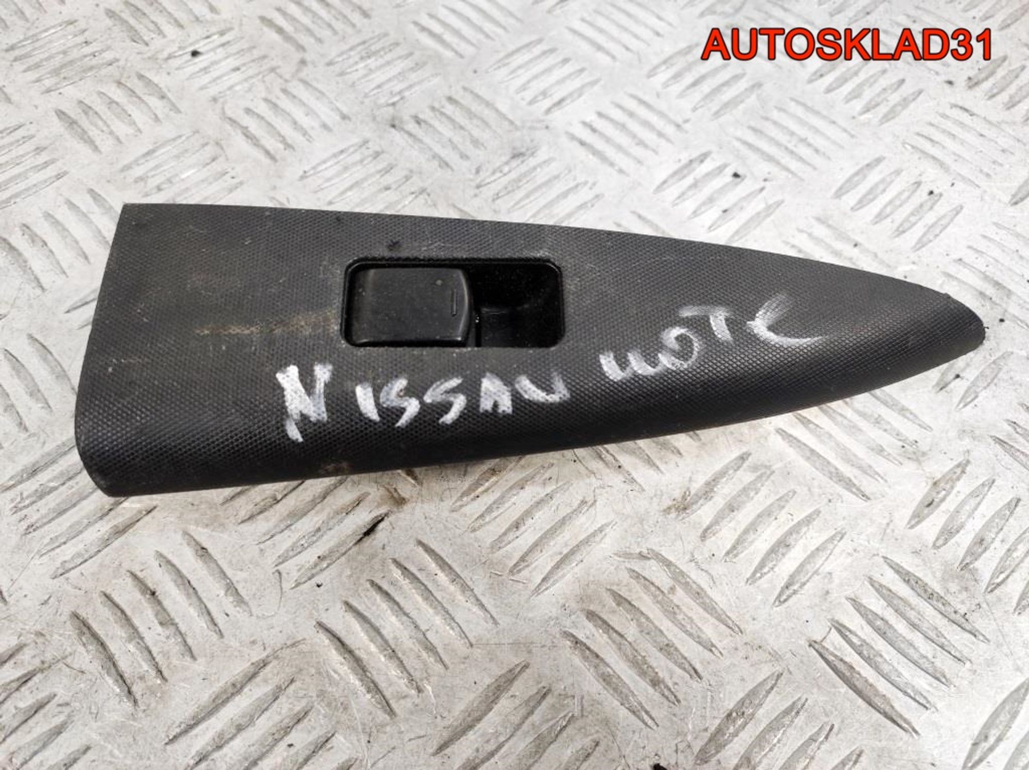 Кнопка стеклоподъемника Nissan Note E11 25411ED00A, 900 рублей, Дубовое