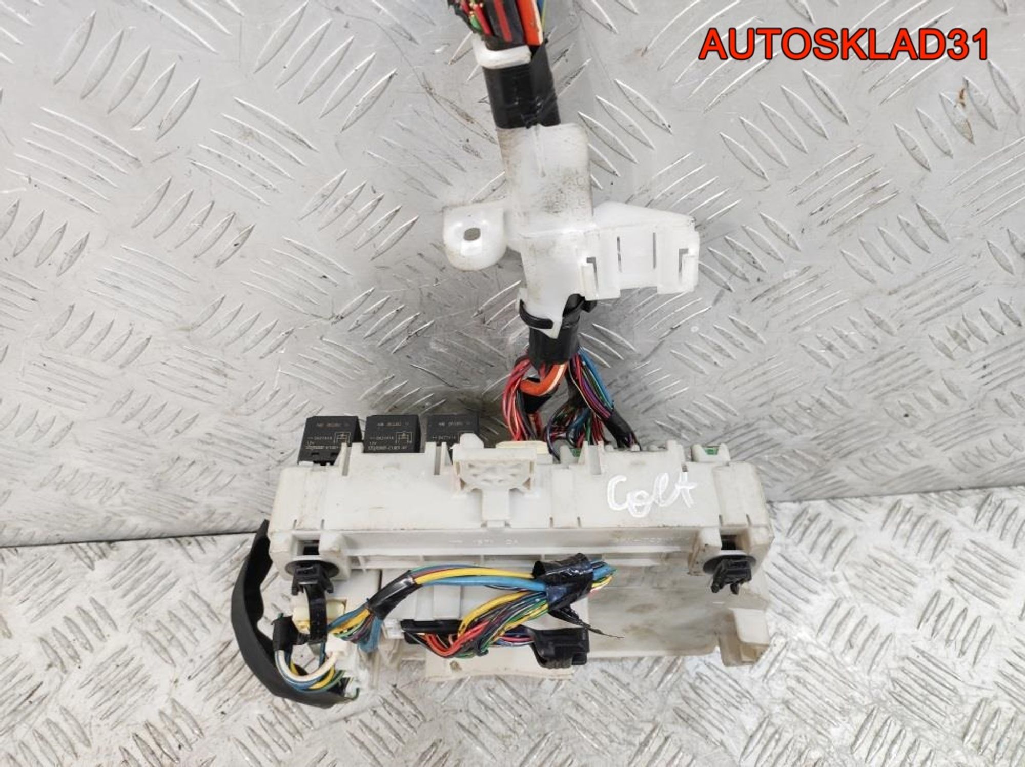 Блок предохранителей Mitsubishi Colt Z3 MN108319, 1700 рублей, Дубовое